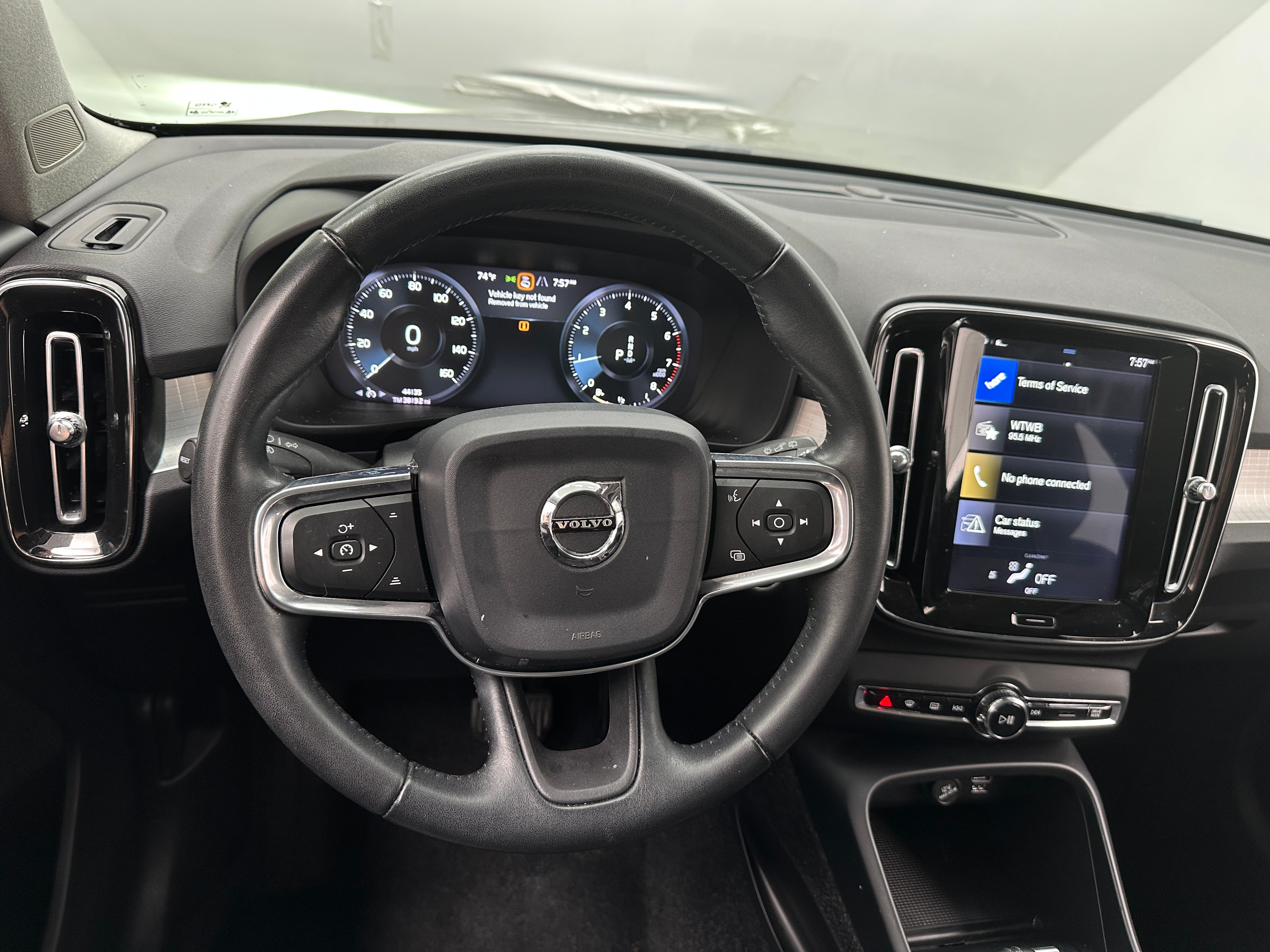 2019 Volvo XC40 T5 Momentum 4