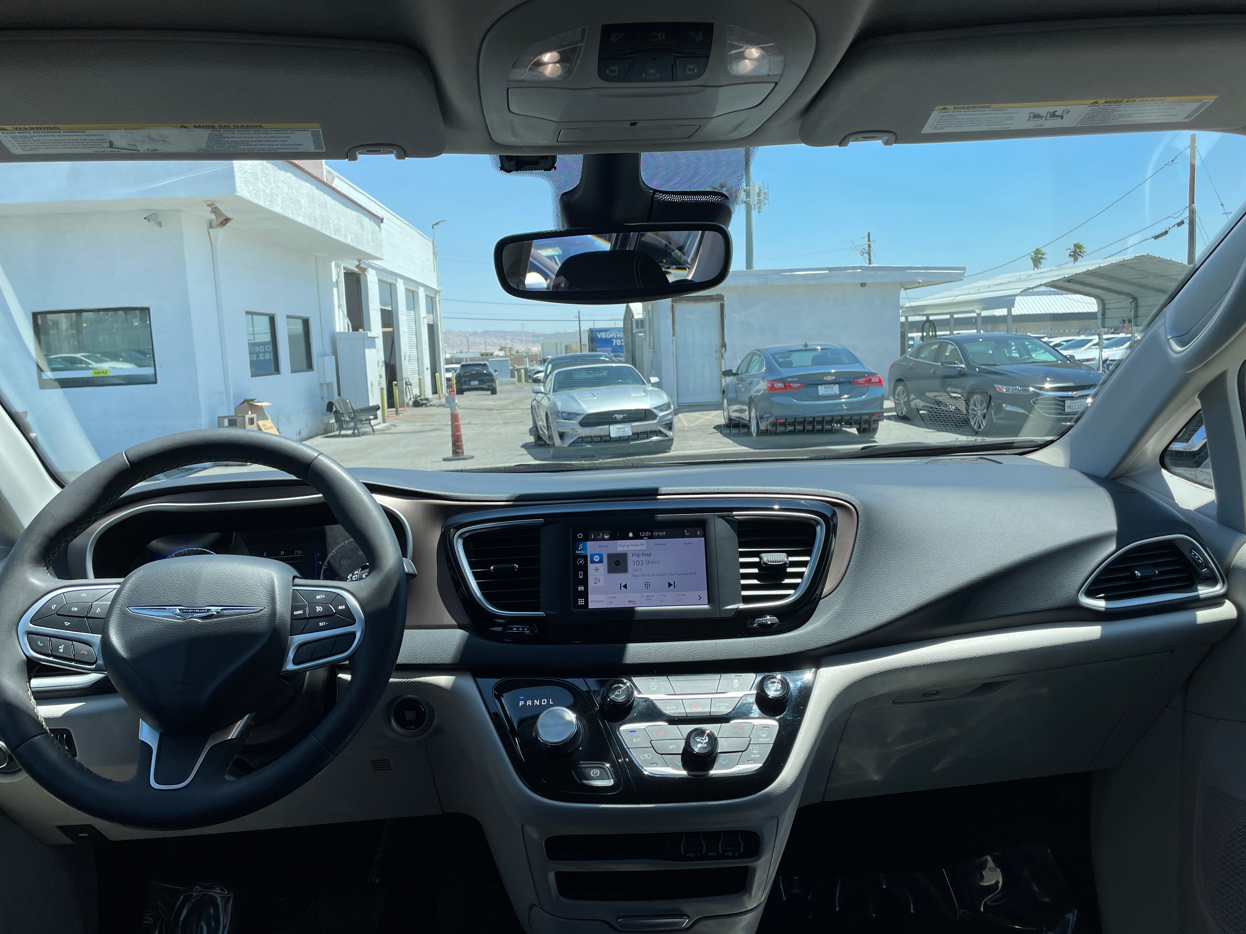 2023 Chrysler Voyager LX 3