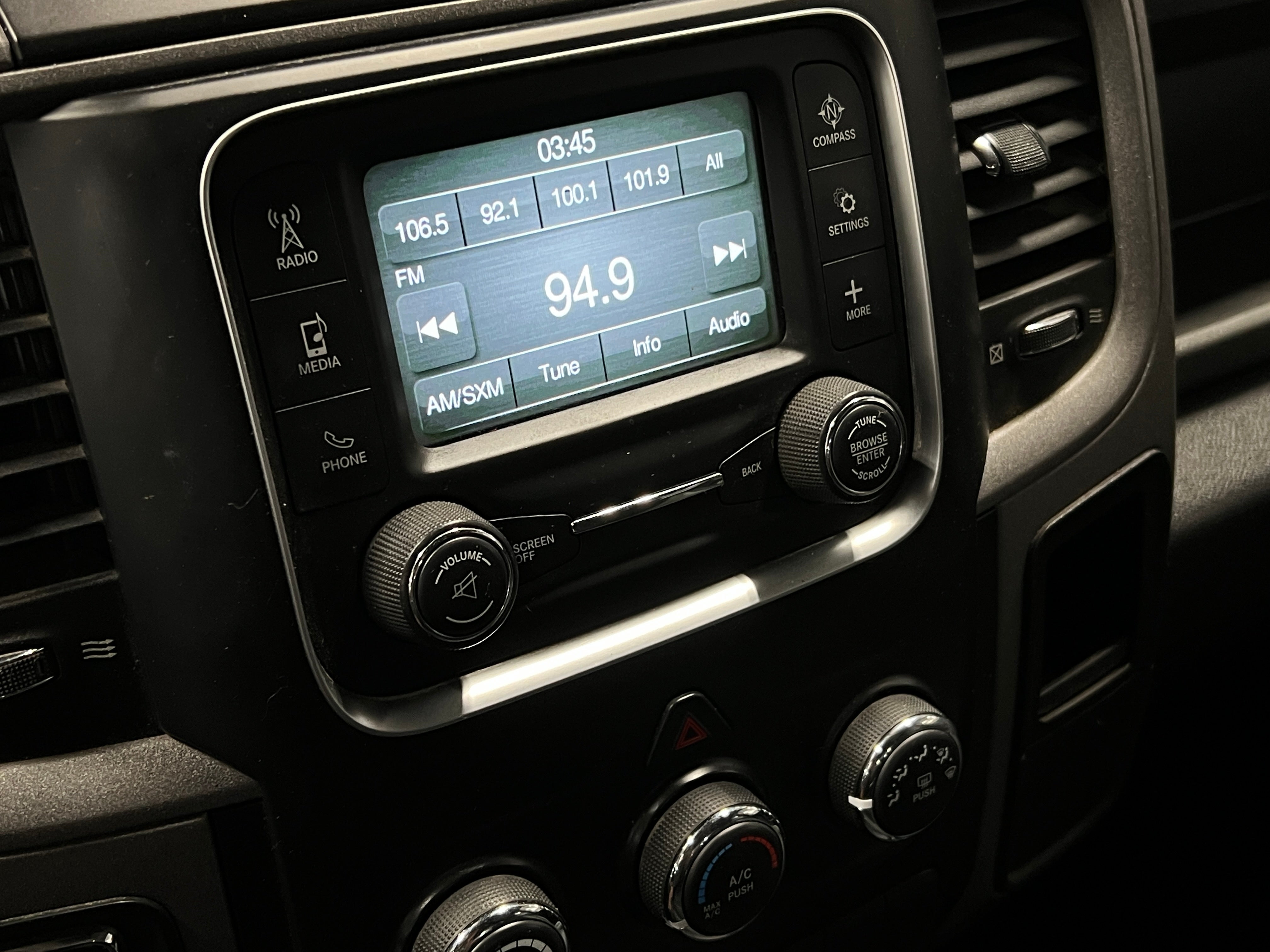 2016 RAM 1500 Tradesman 4