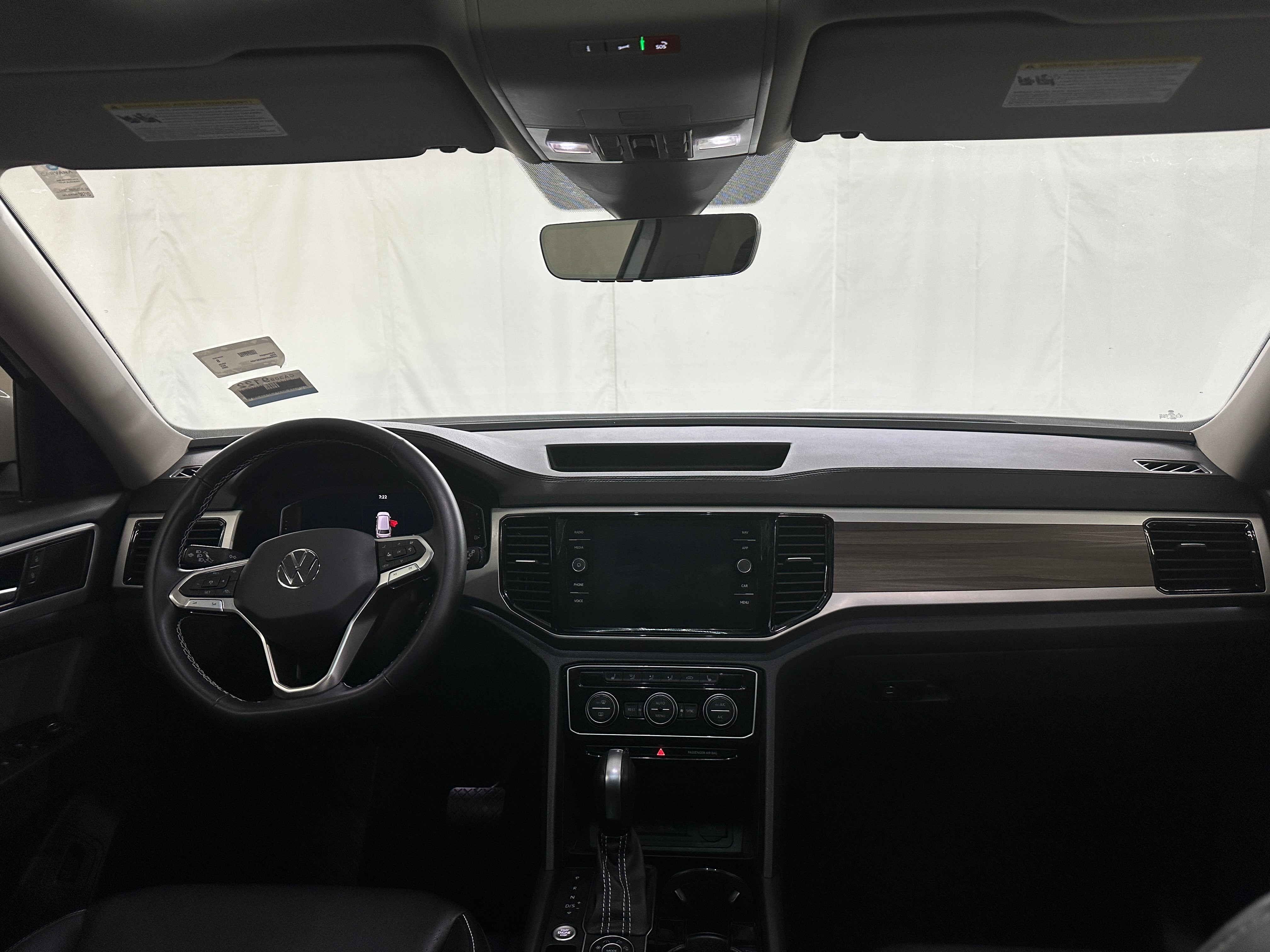 2023 Volkswagen Atlas SEL 2