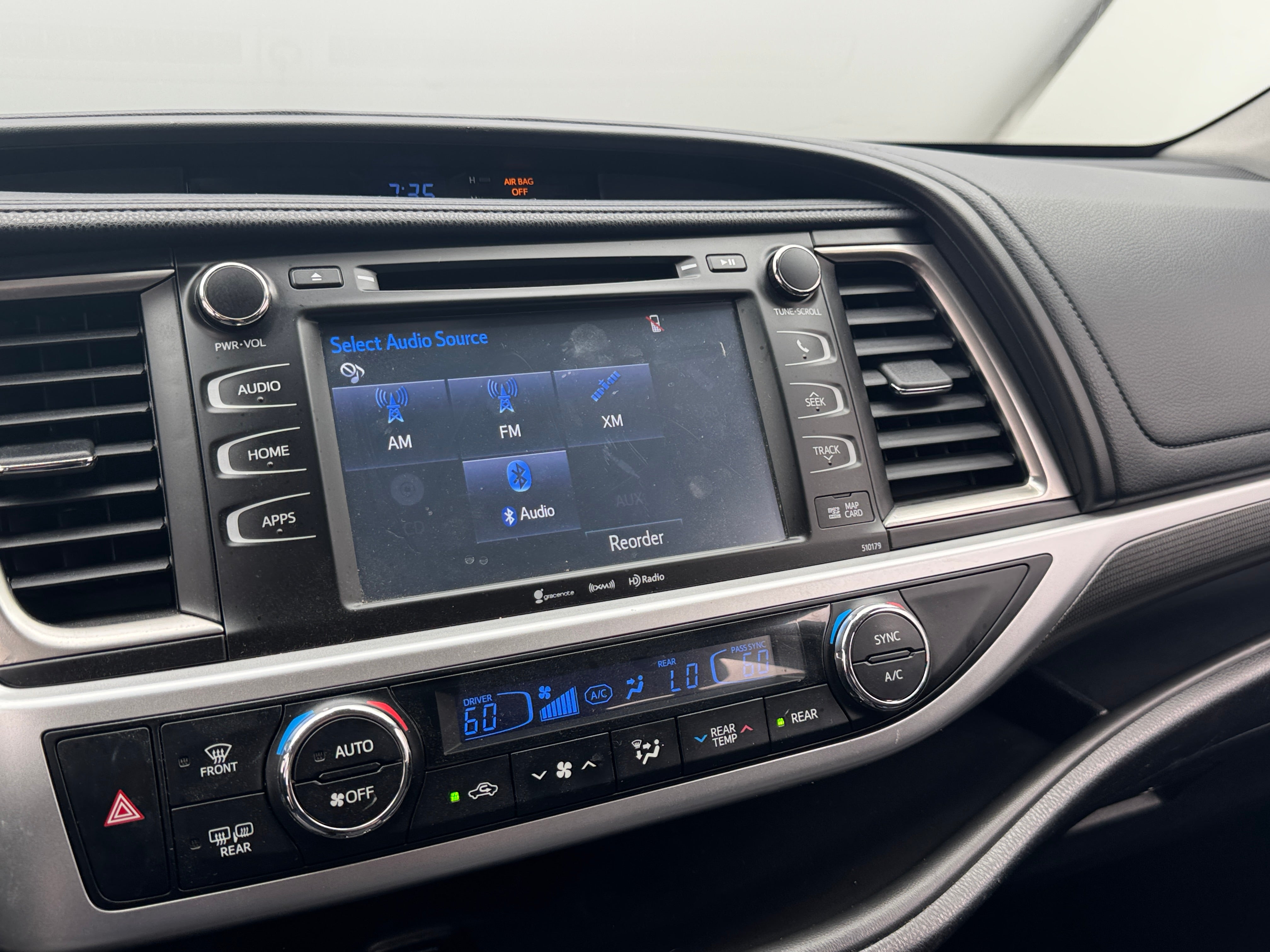 2017 Toyota Highlander SE 3