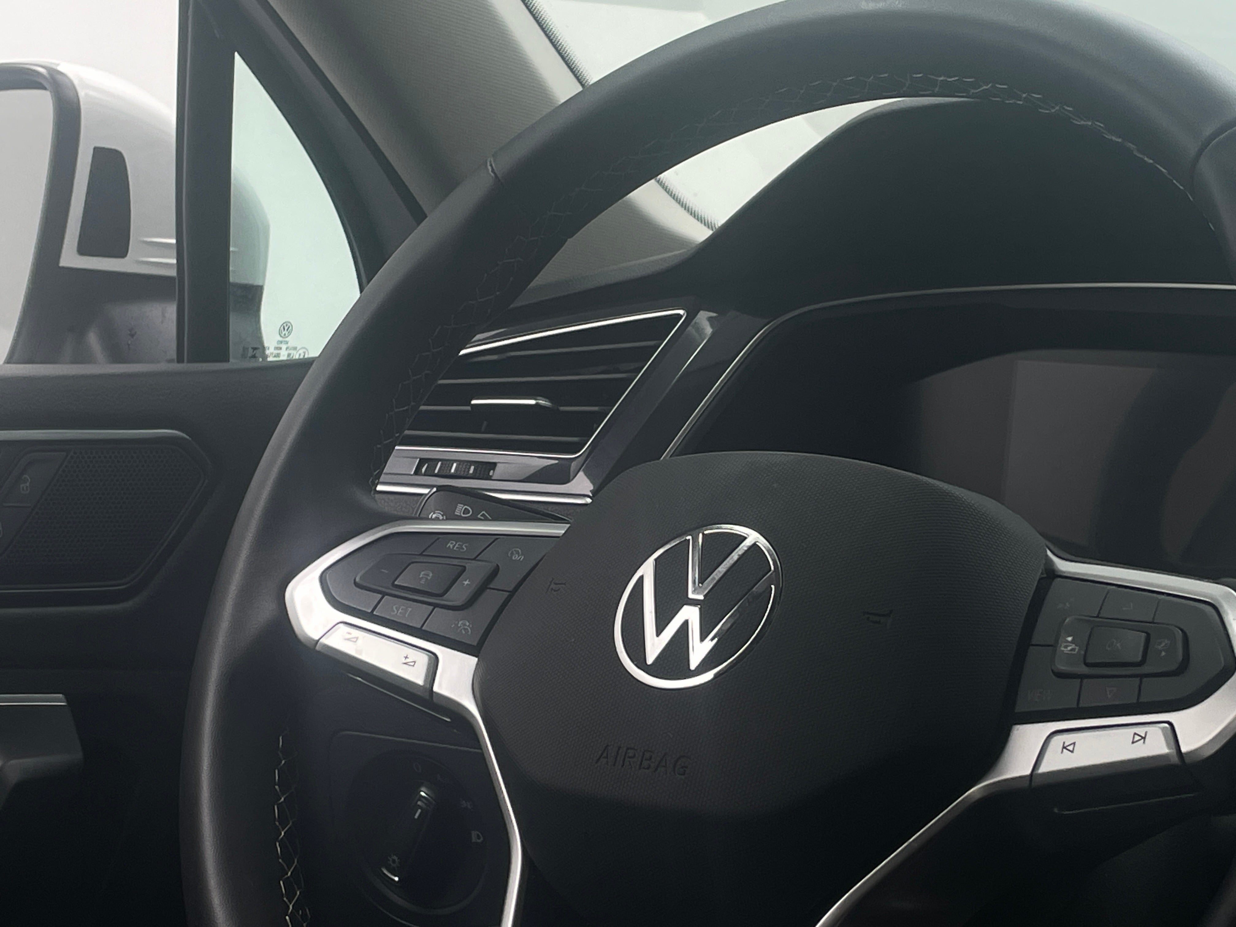 2024 Volkswagen Tiguan SE 4