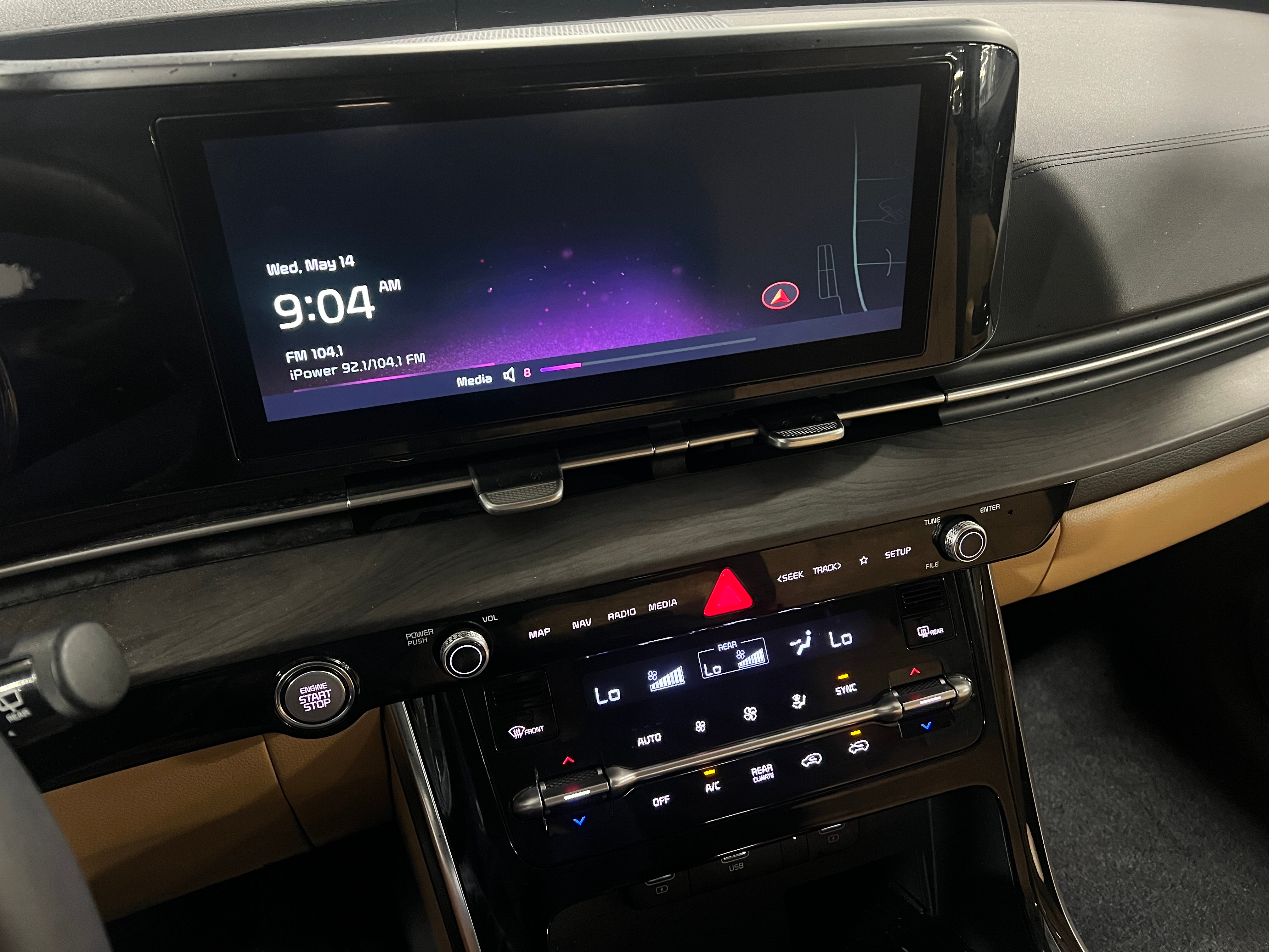 2024 Kia Carnival EX 3