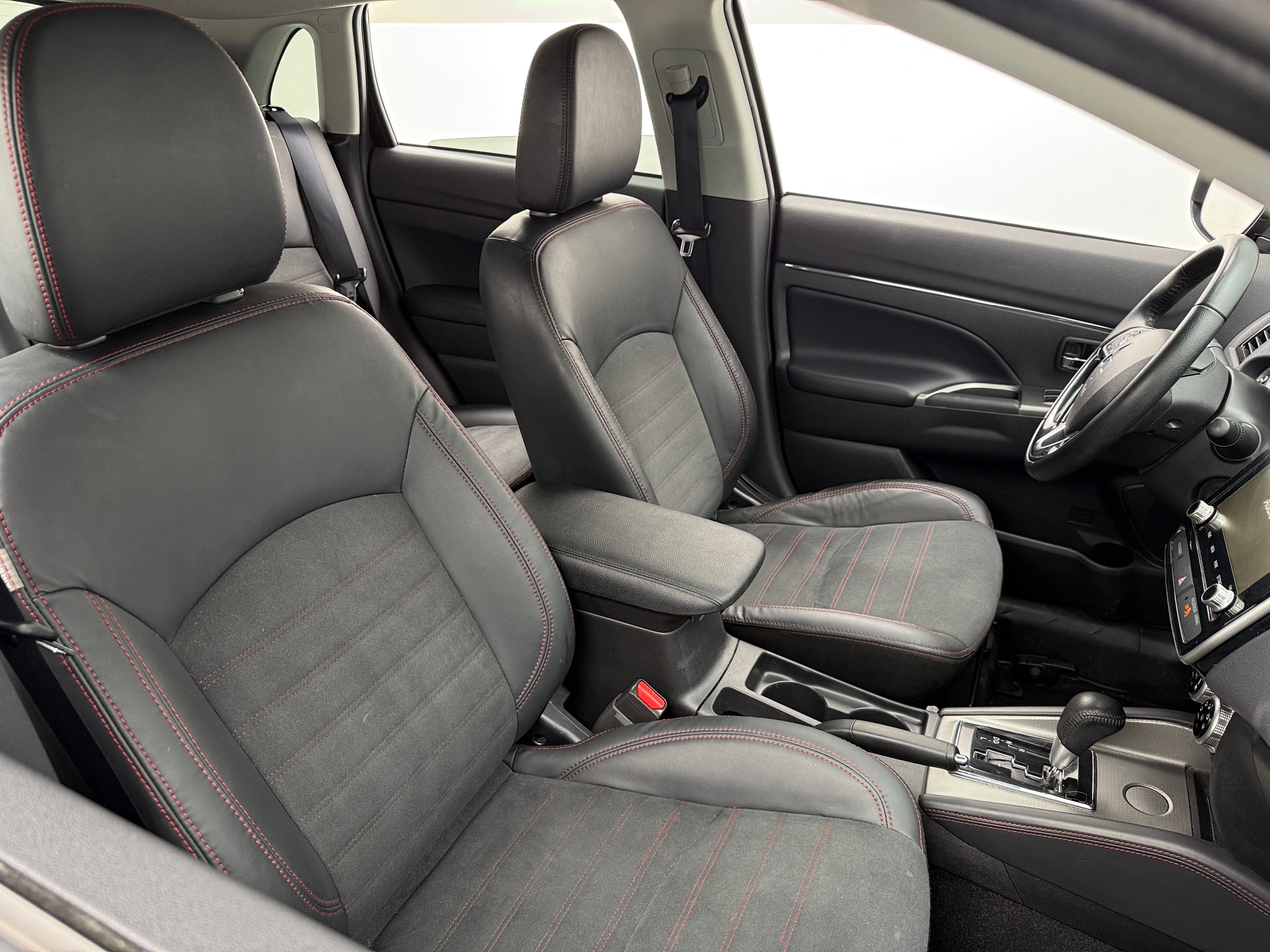 2022 Mitsubishi Outlander Sport SE 2