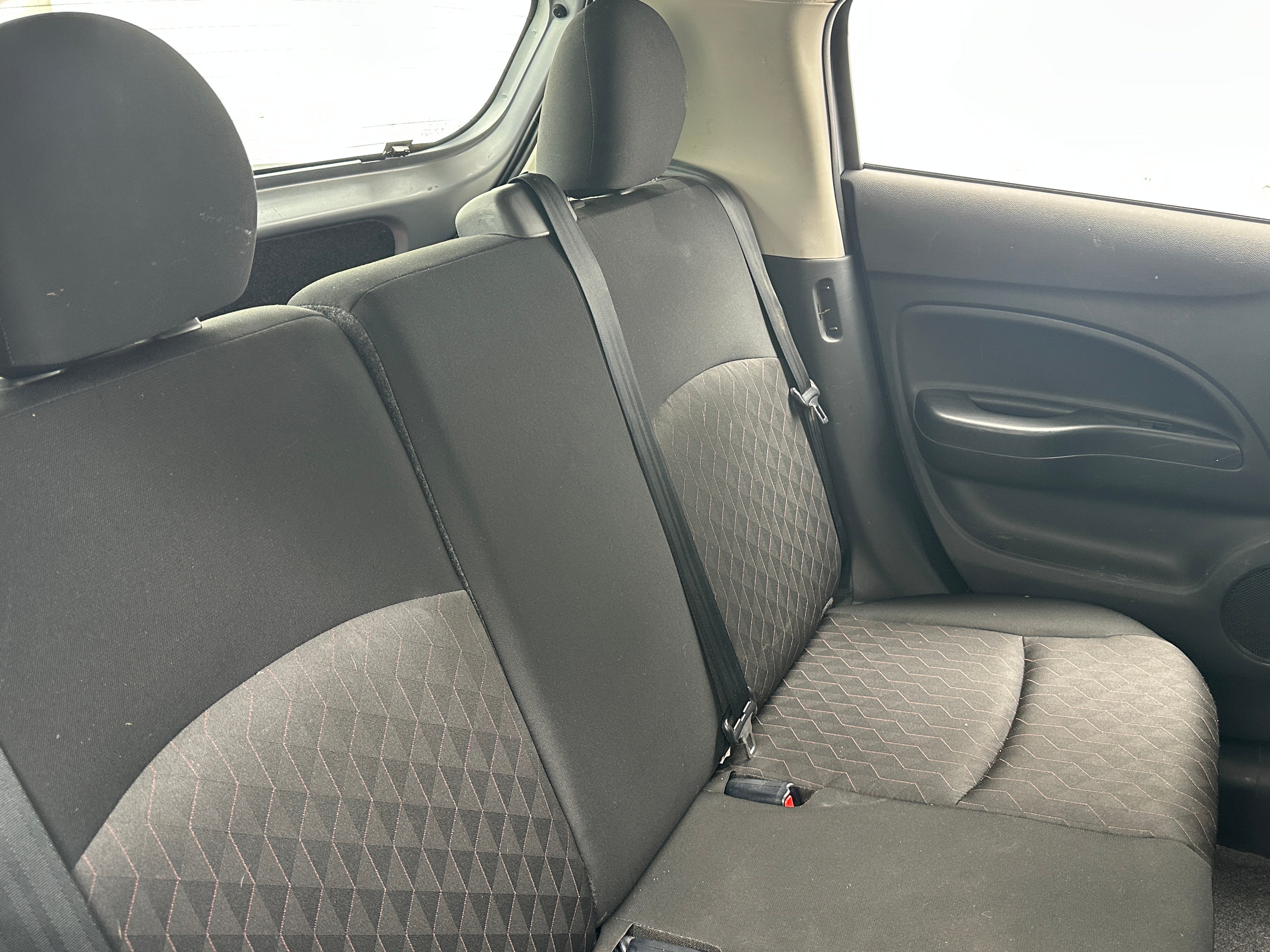 2021 Mitsubishi Mirage LE 6