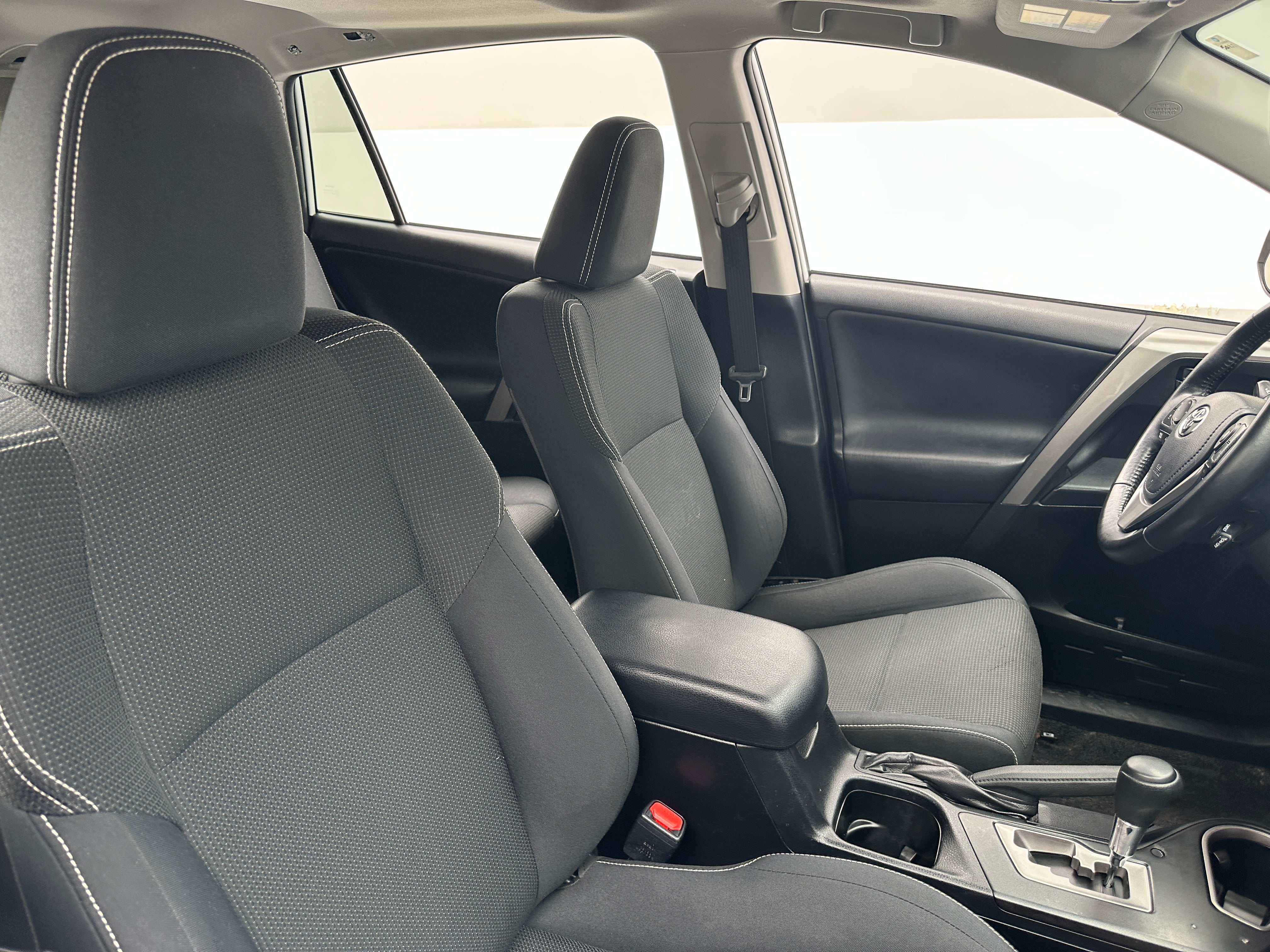 2017 Toyota RAV4 XLE 2