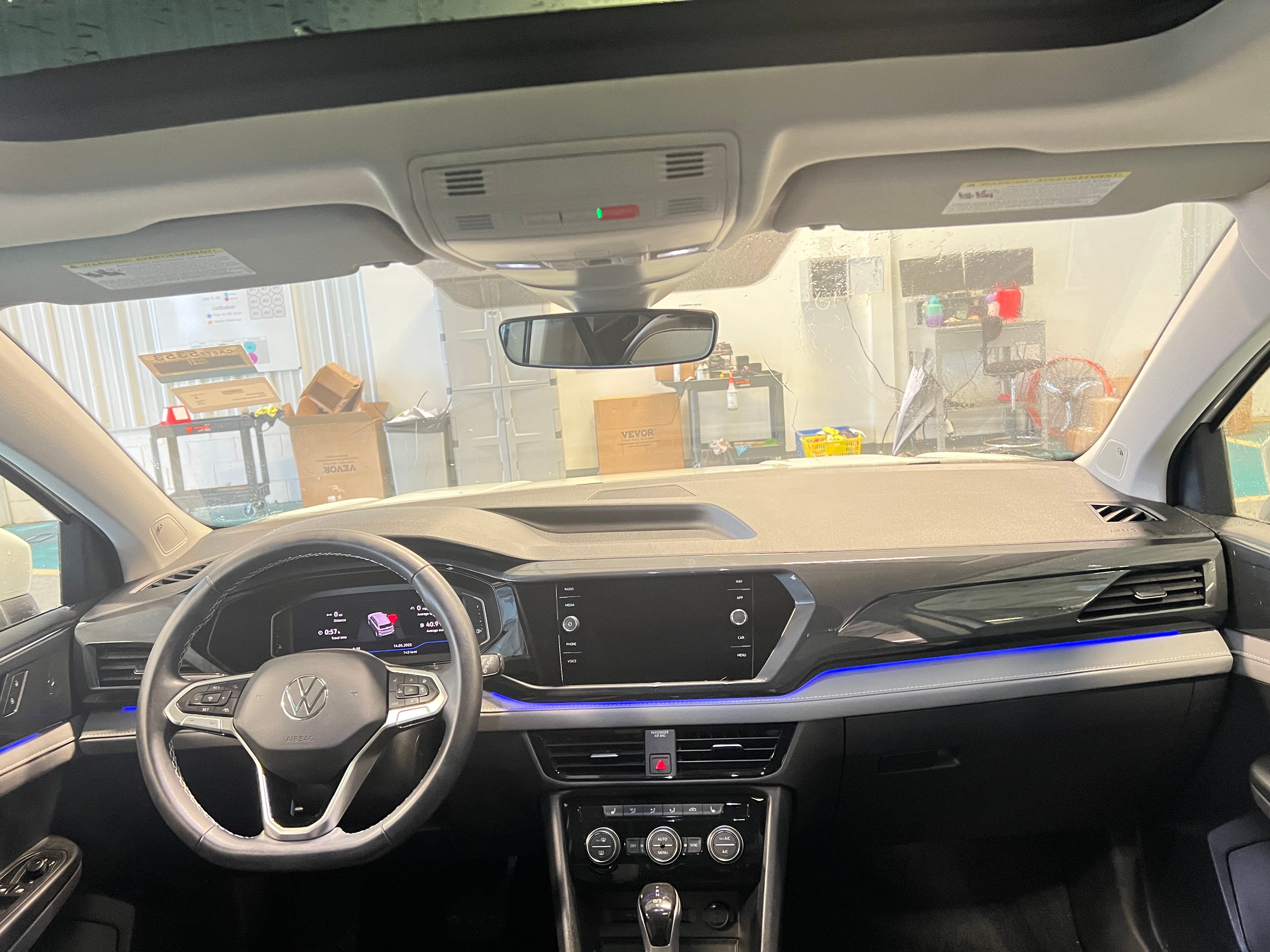 2023 Volkswagen Taos SEL 2