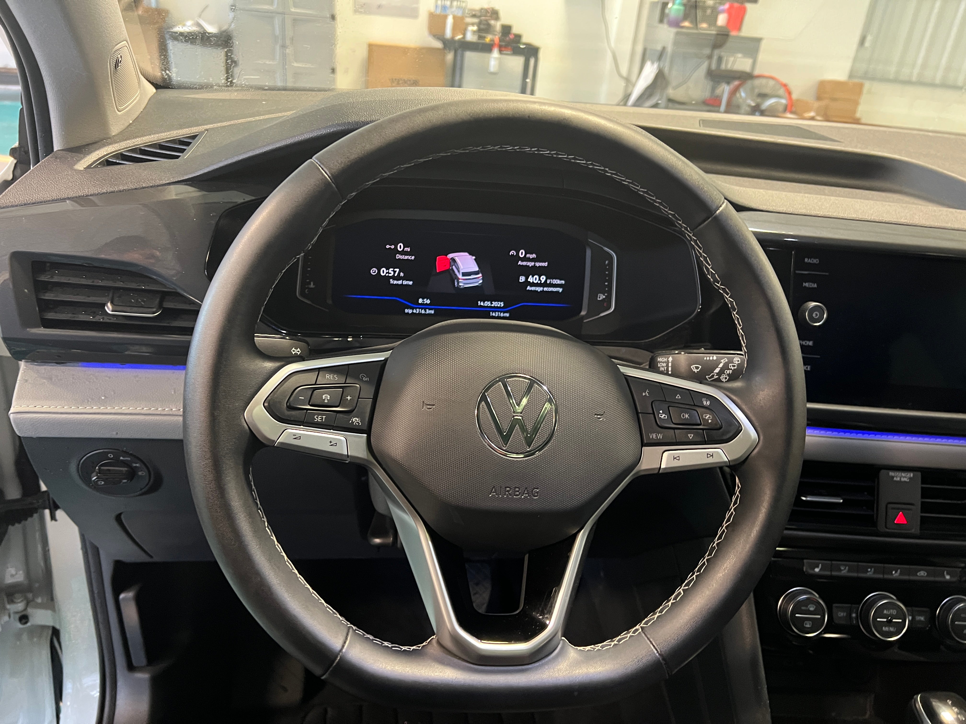 2023 Volkswagen Taos SEL 4