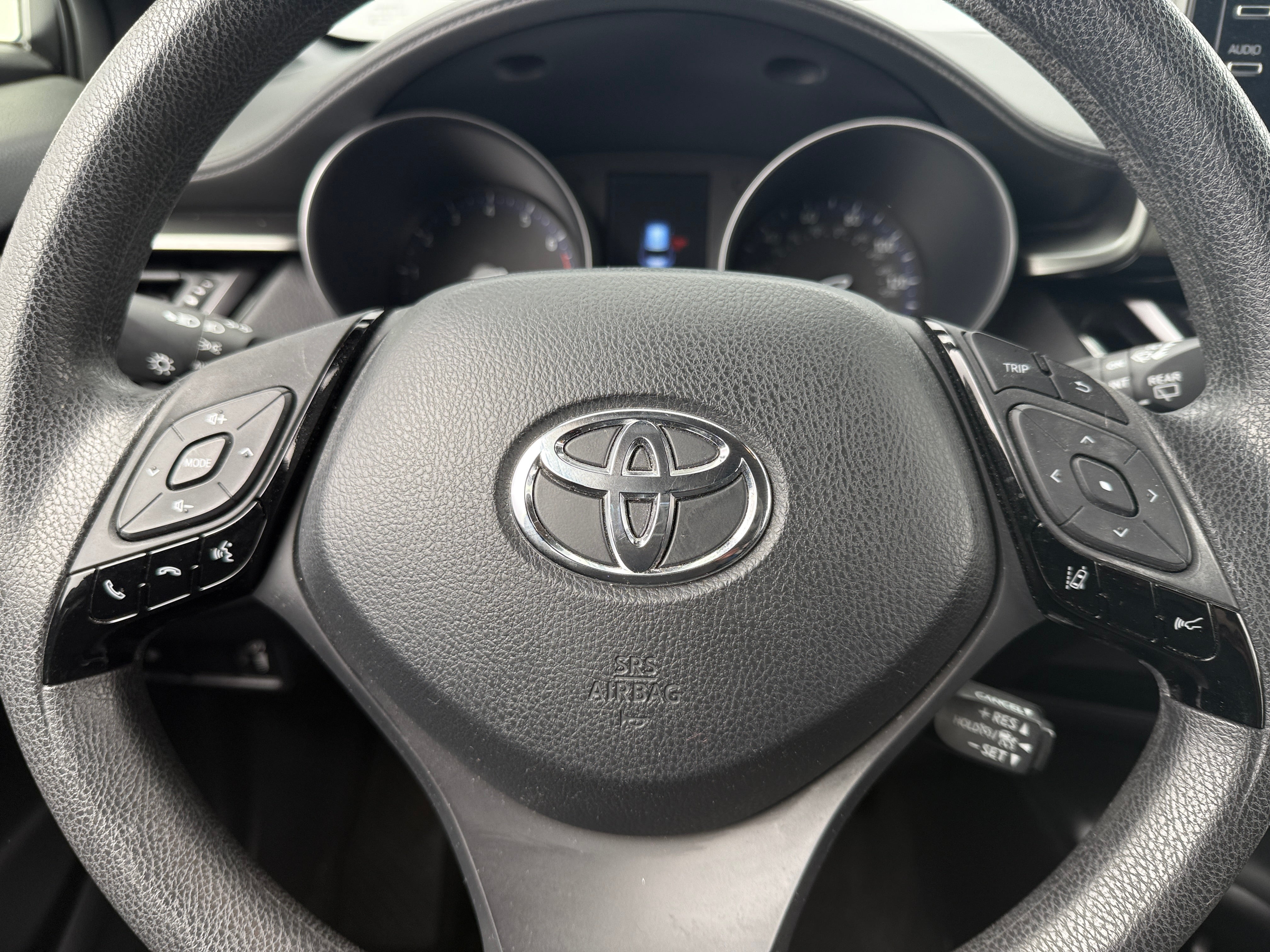 2019 Toyota C-HR LE 5