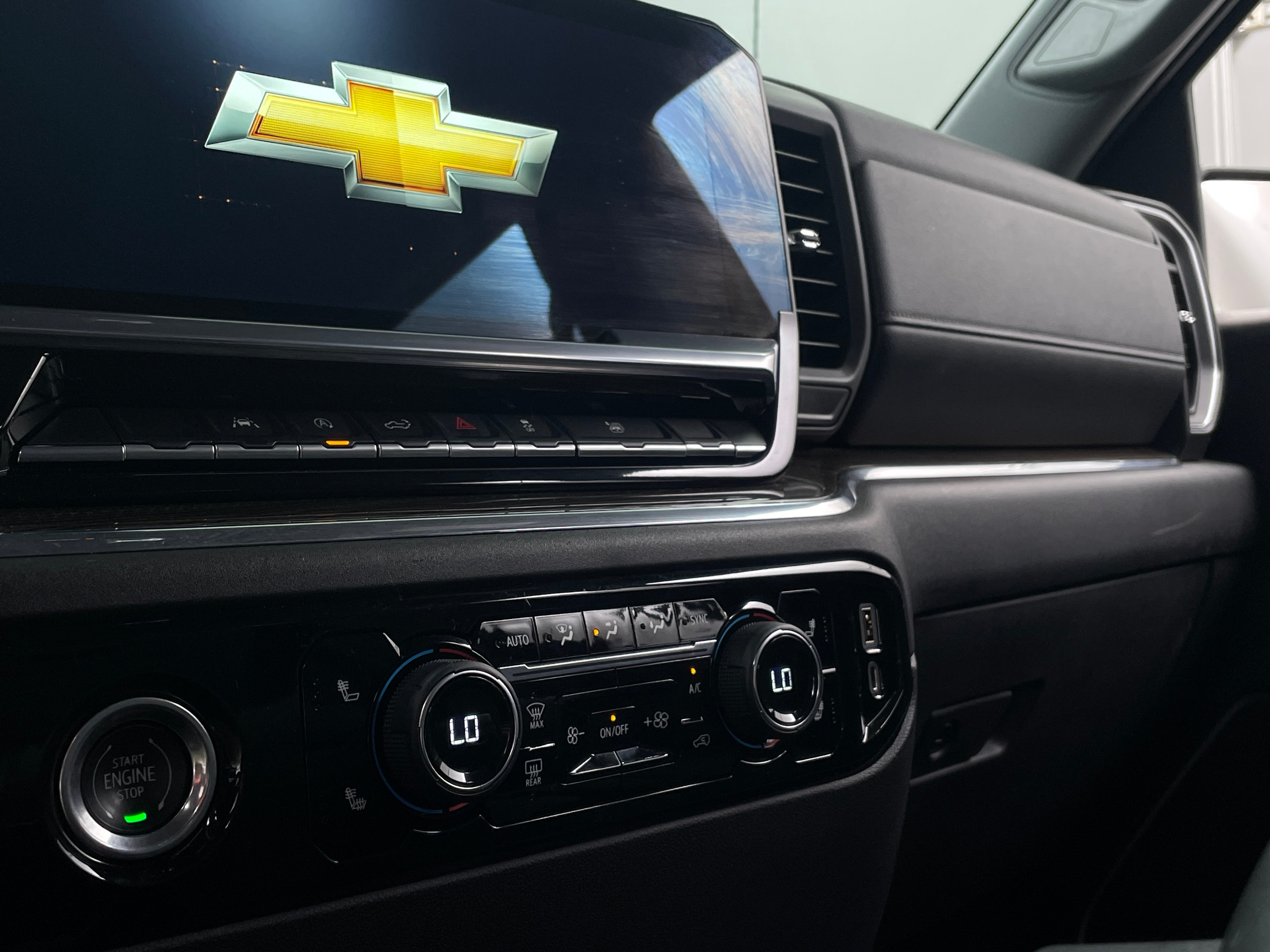 2023 Chevrolet Silverado 1500 LT 4