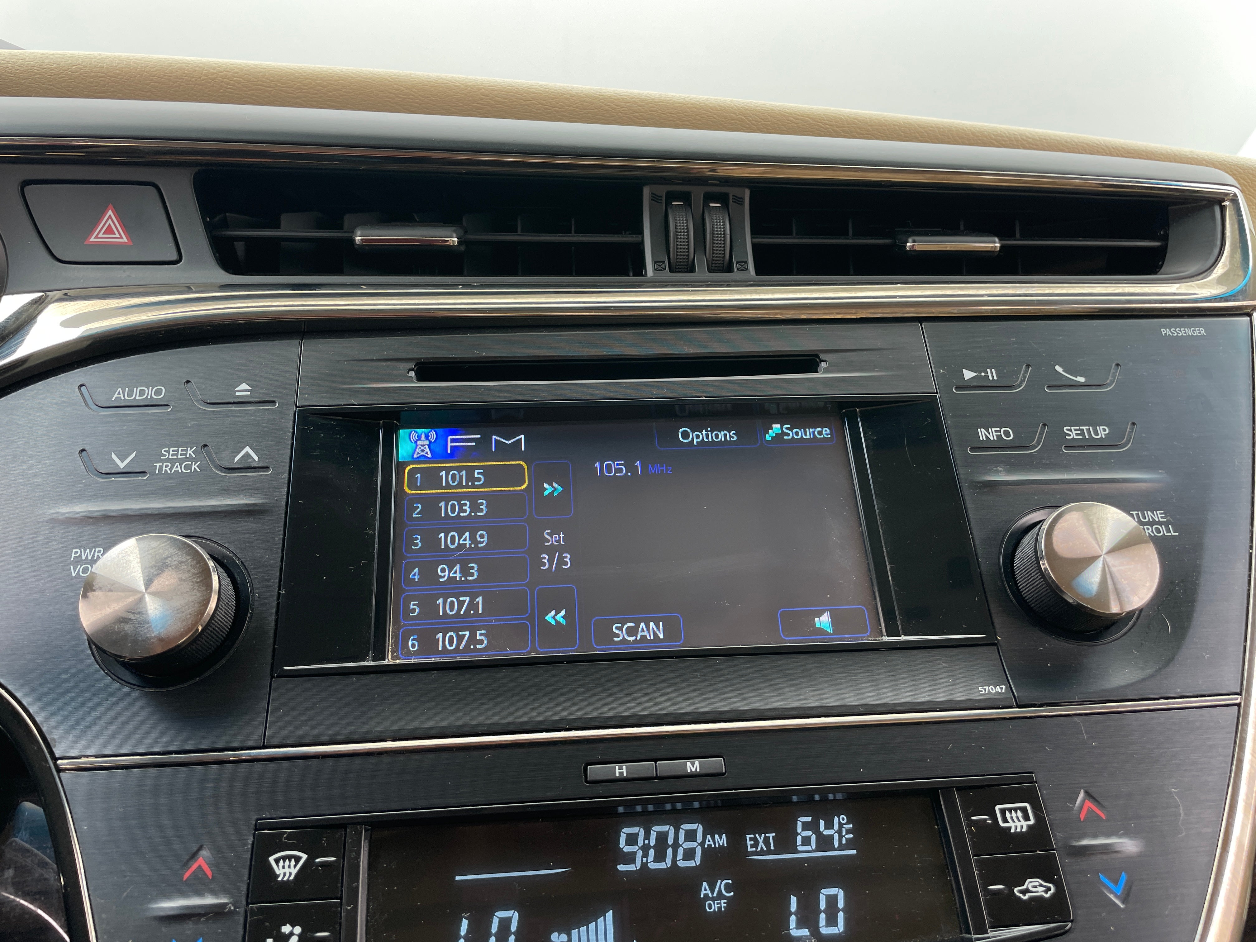 2014 Toyota Avalon XLE 3