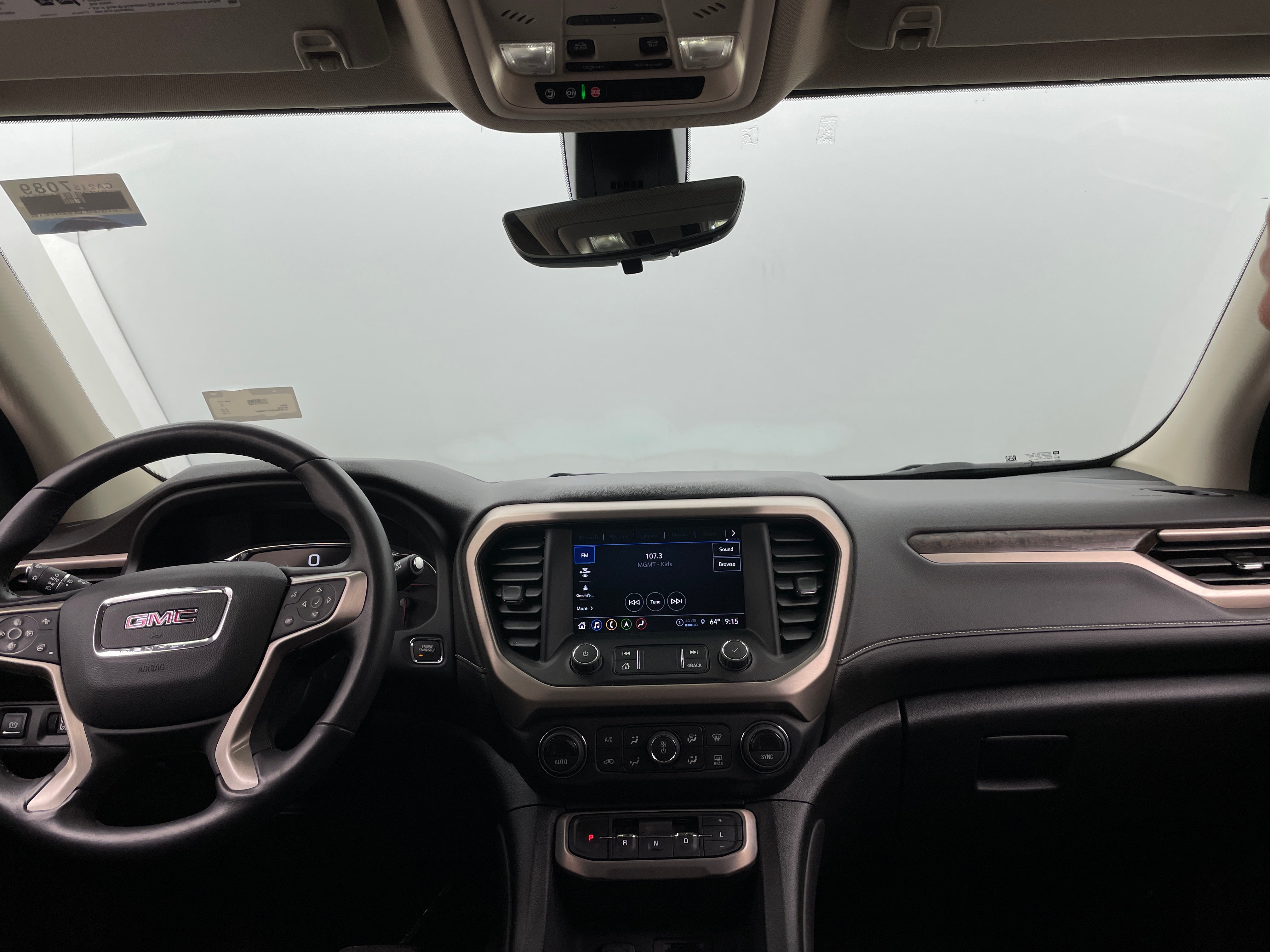 2022 GMC Acadia Denali 2
