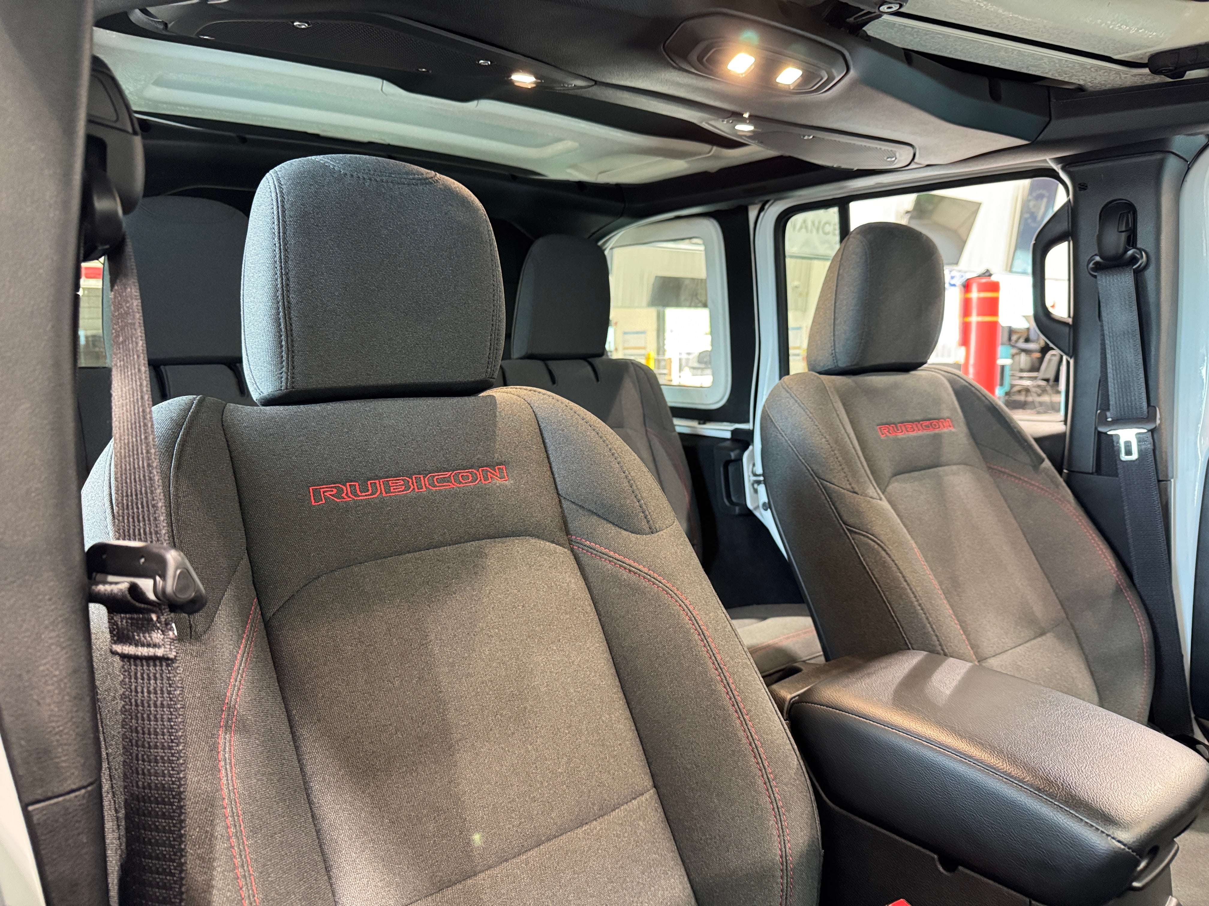2024 Jeep Wrangler Rubicon 2