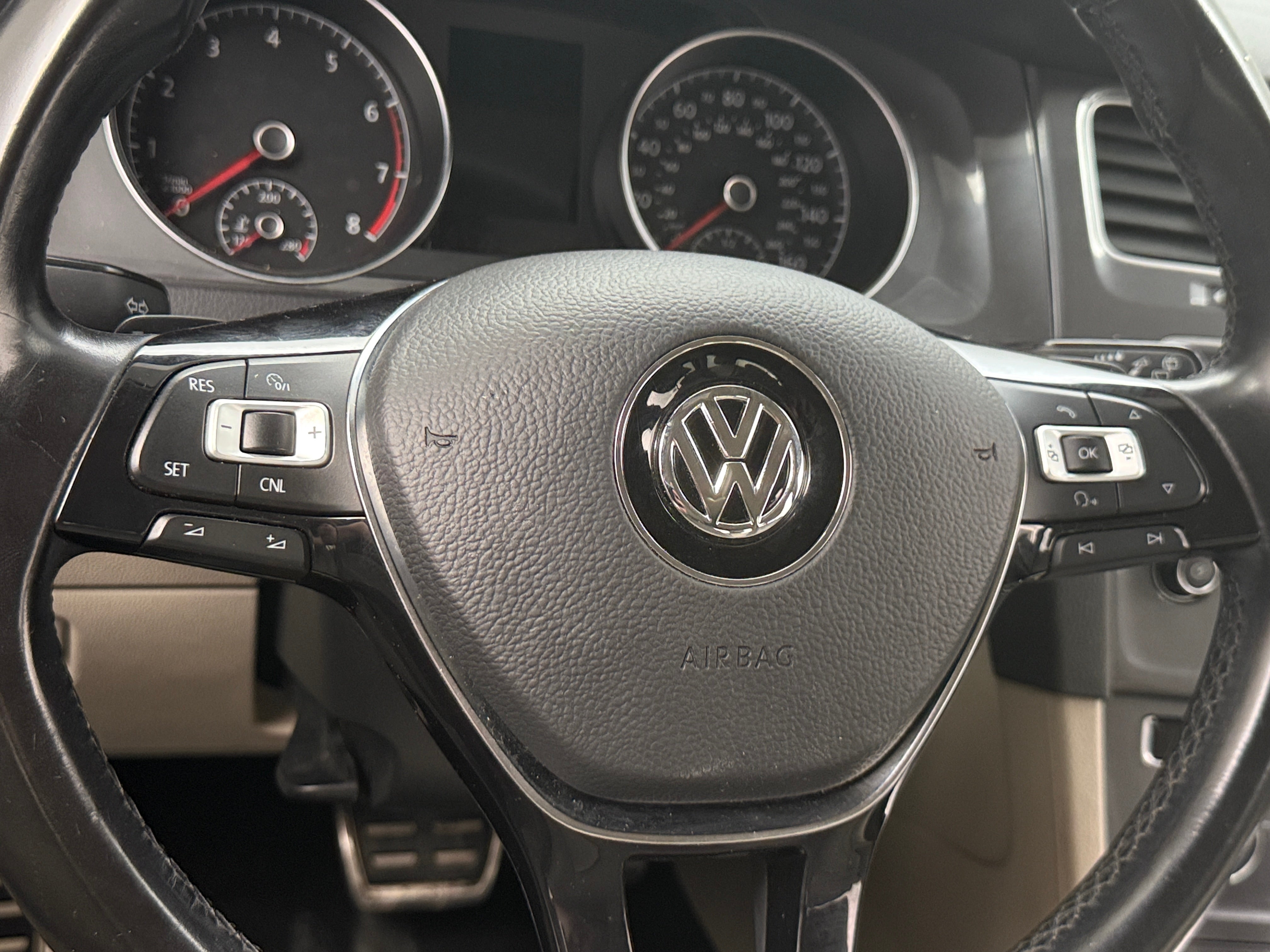 2017 Volkswagen Golf Alltrack S 4