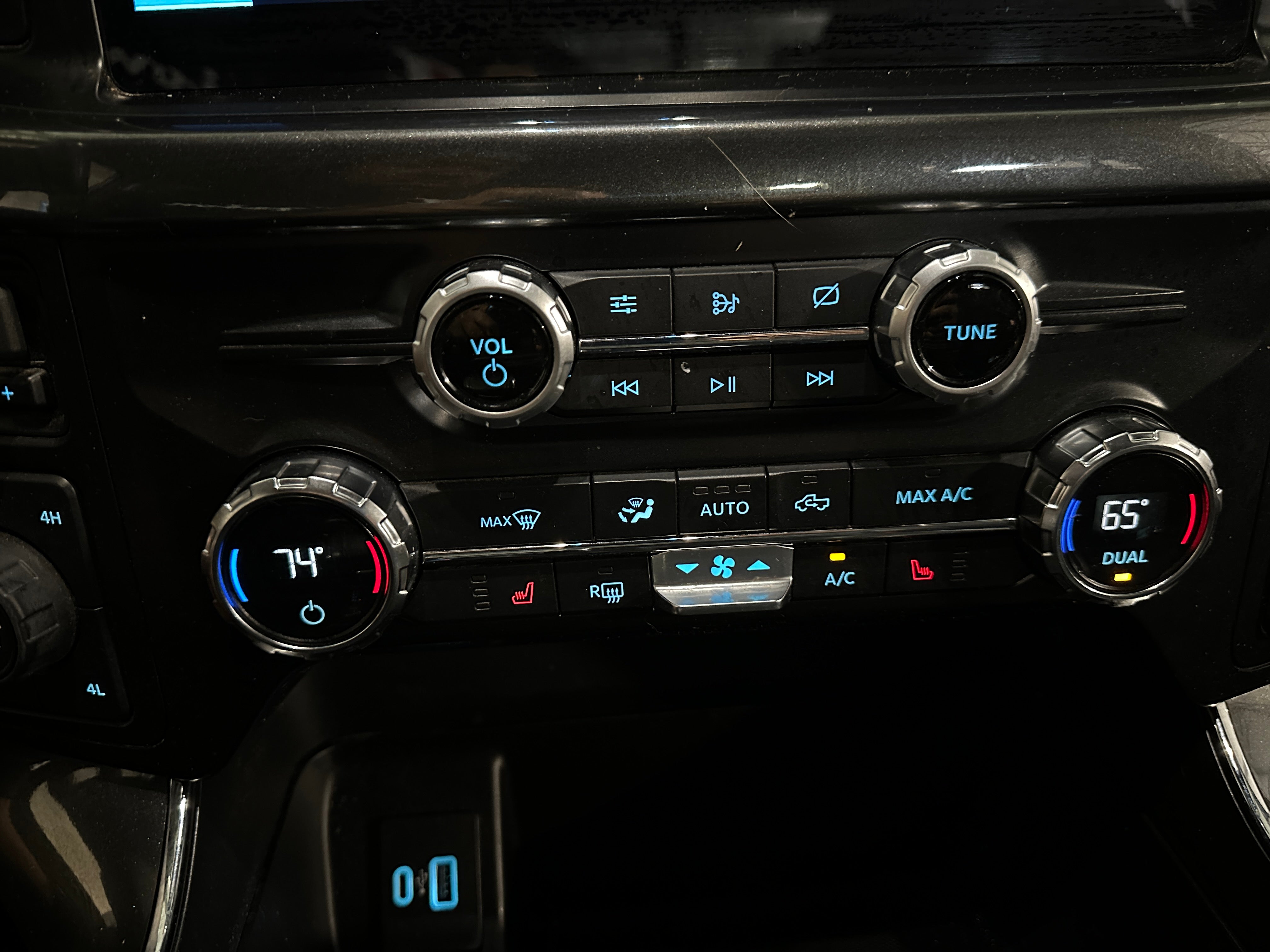 2021 Ford Econoline E-150 4