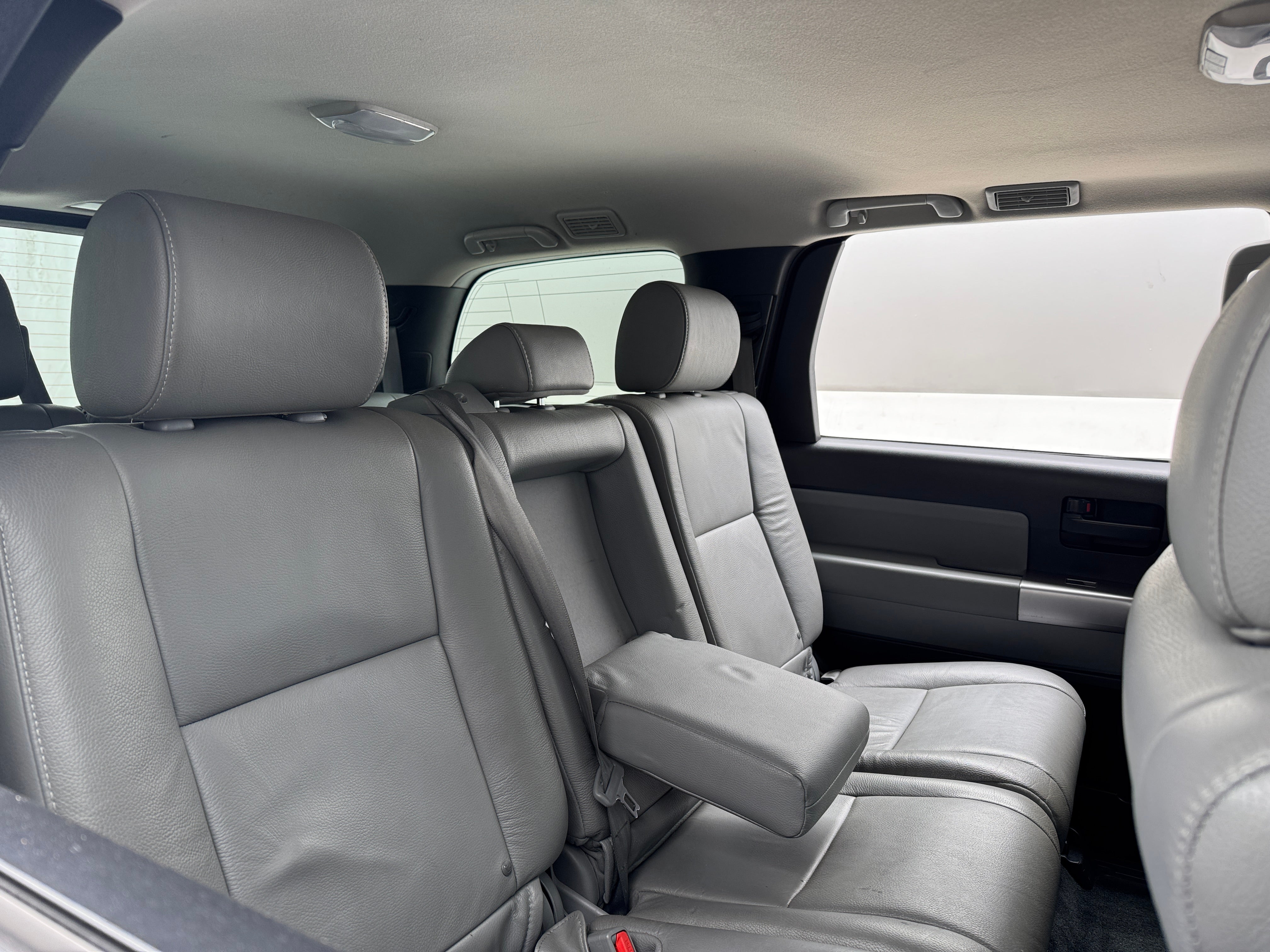 2018 Toyota Sequoia SR5 5