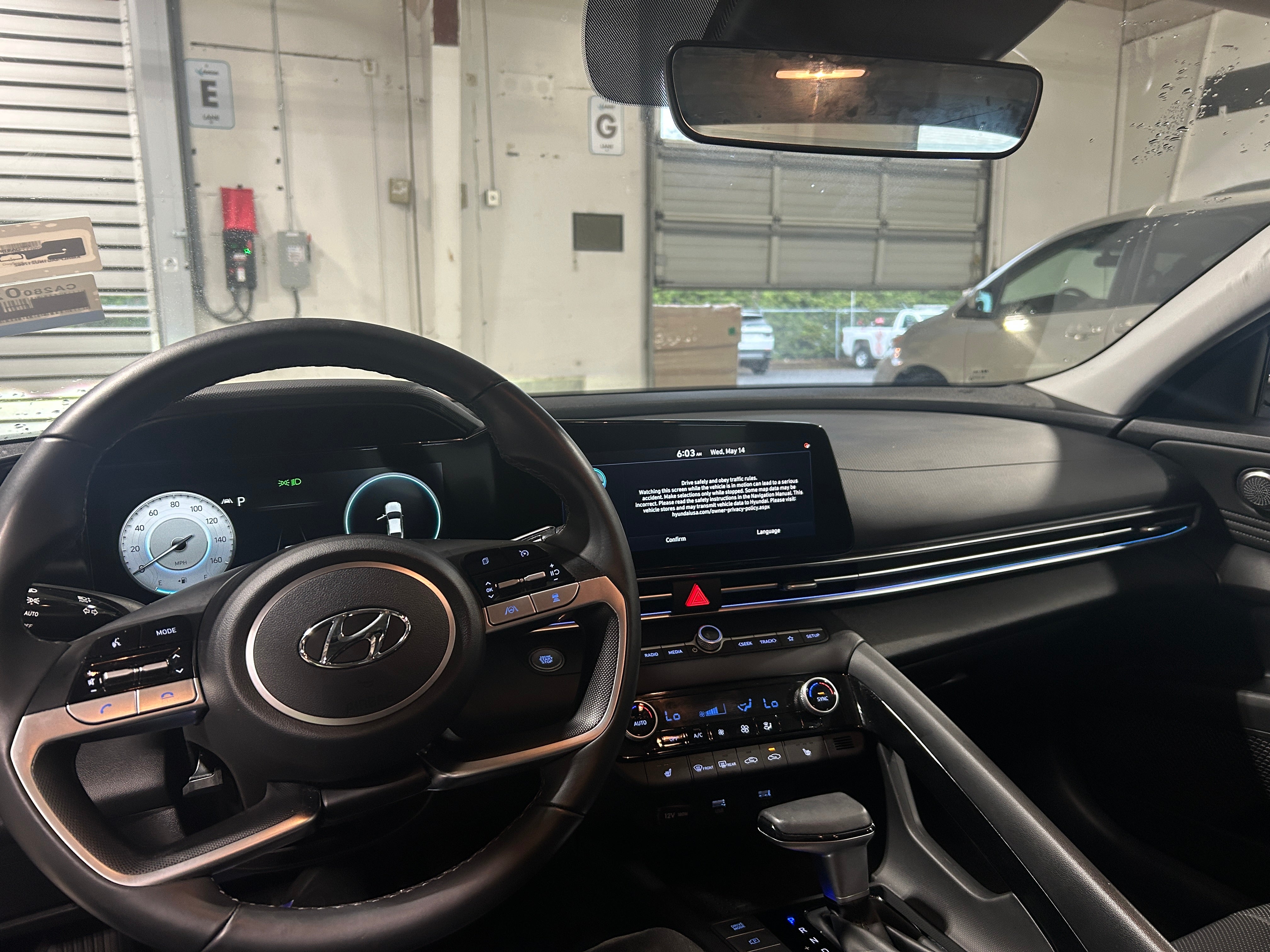 2022 Hyundai Elantra Limited Edition 2