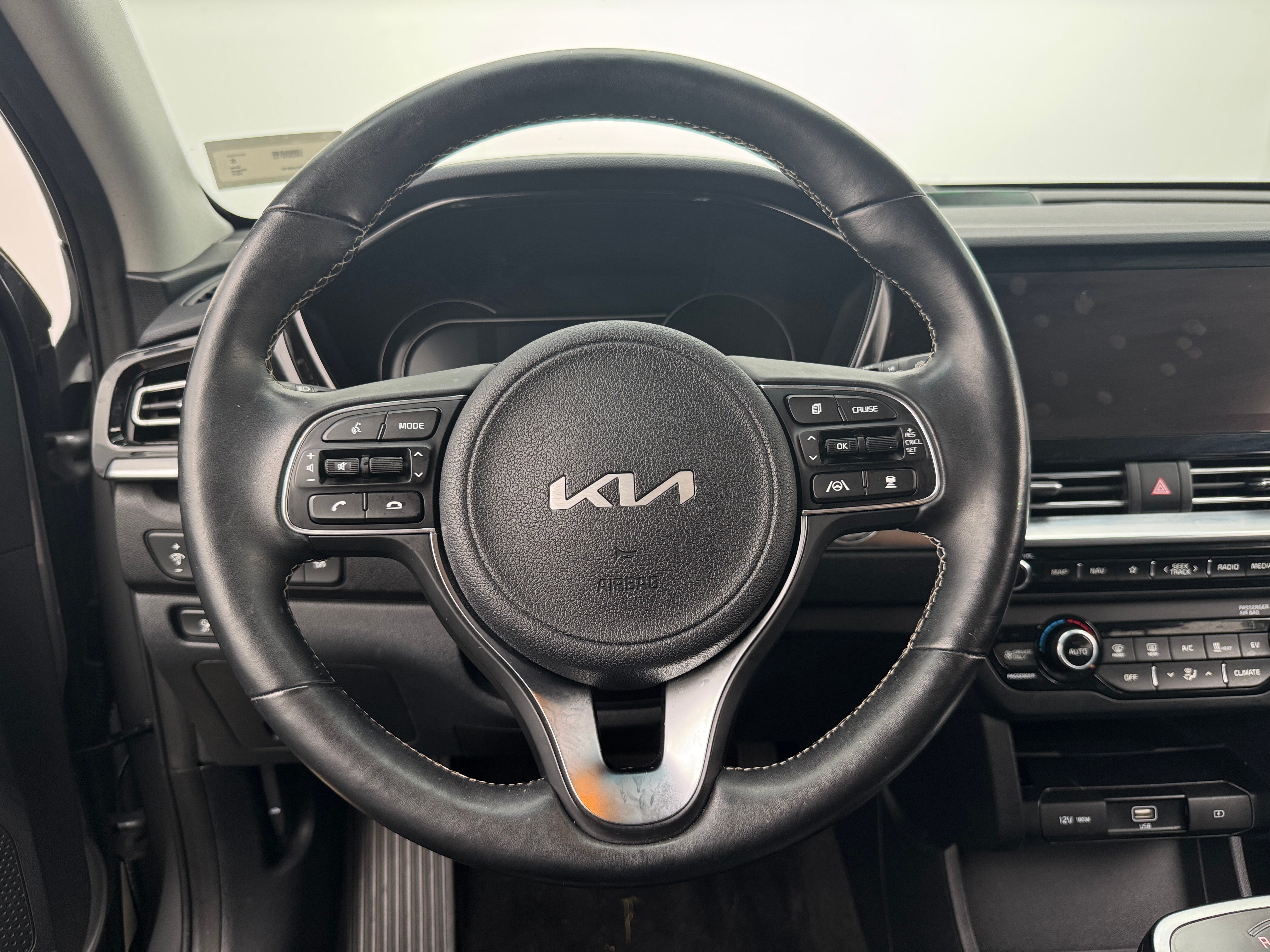 2022 Kia Niro EX 5