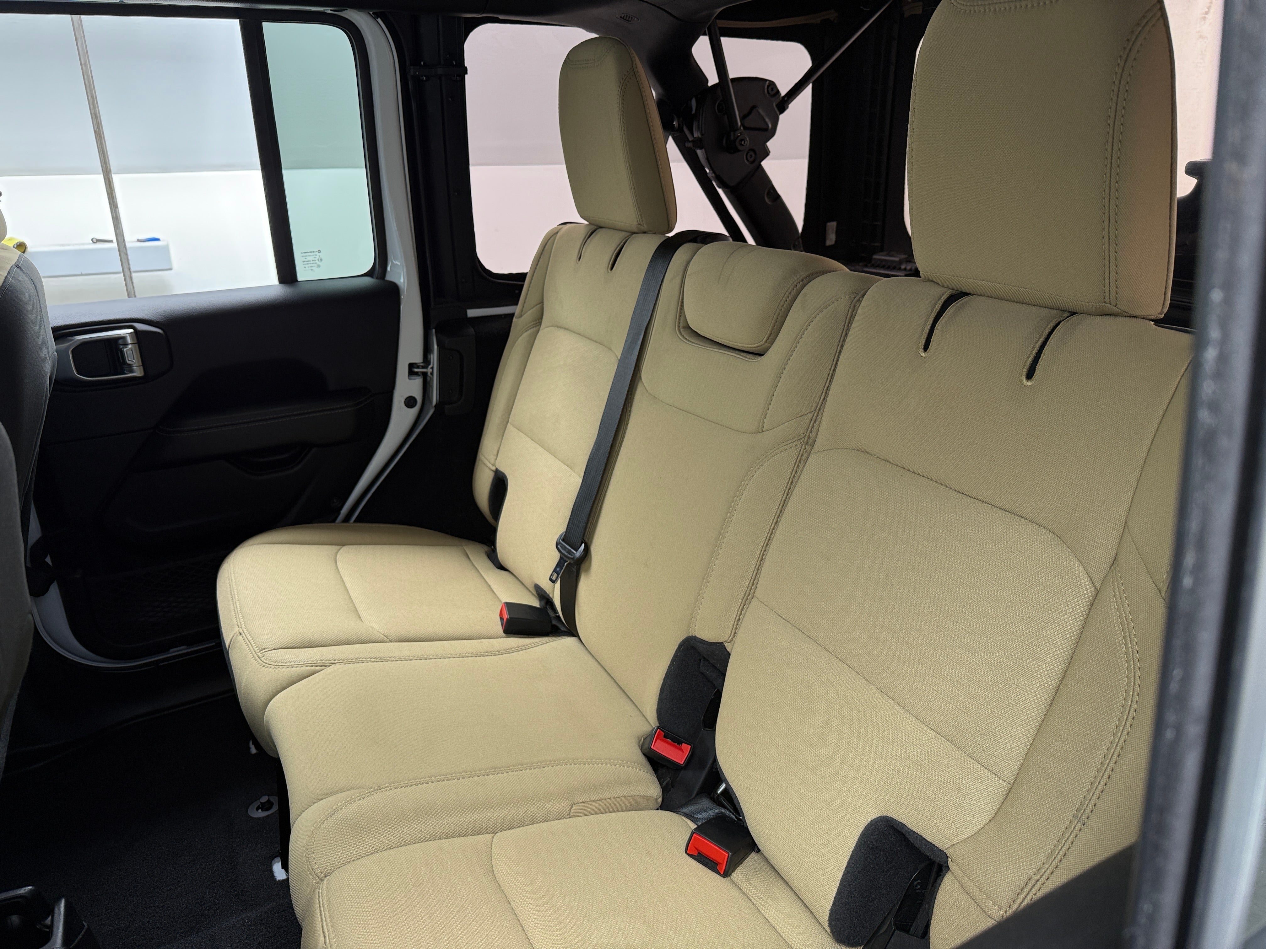 2021 Jeep Wrangler Unlimited Sahara 6