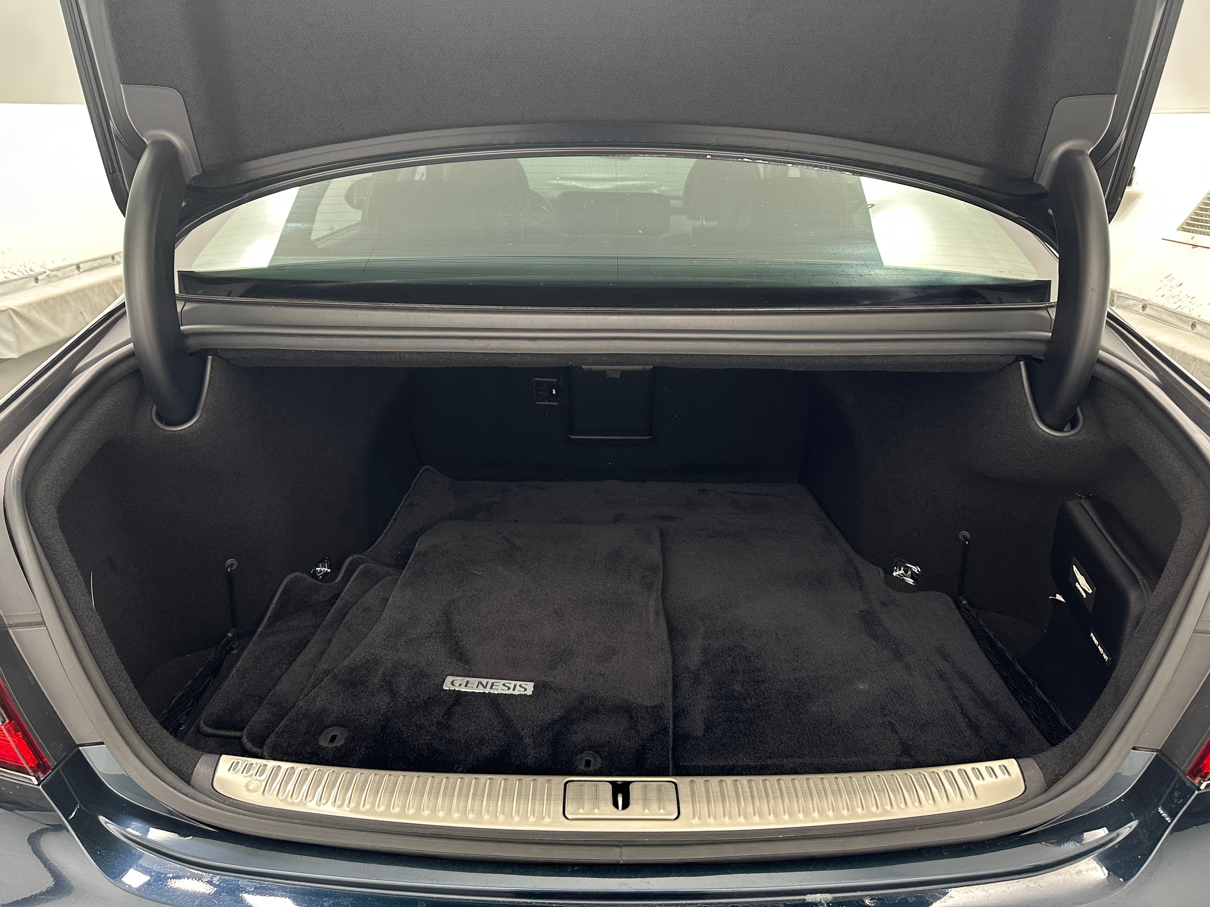 2022 Genesis G90 Ultimate 6