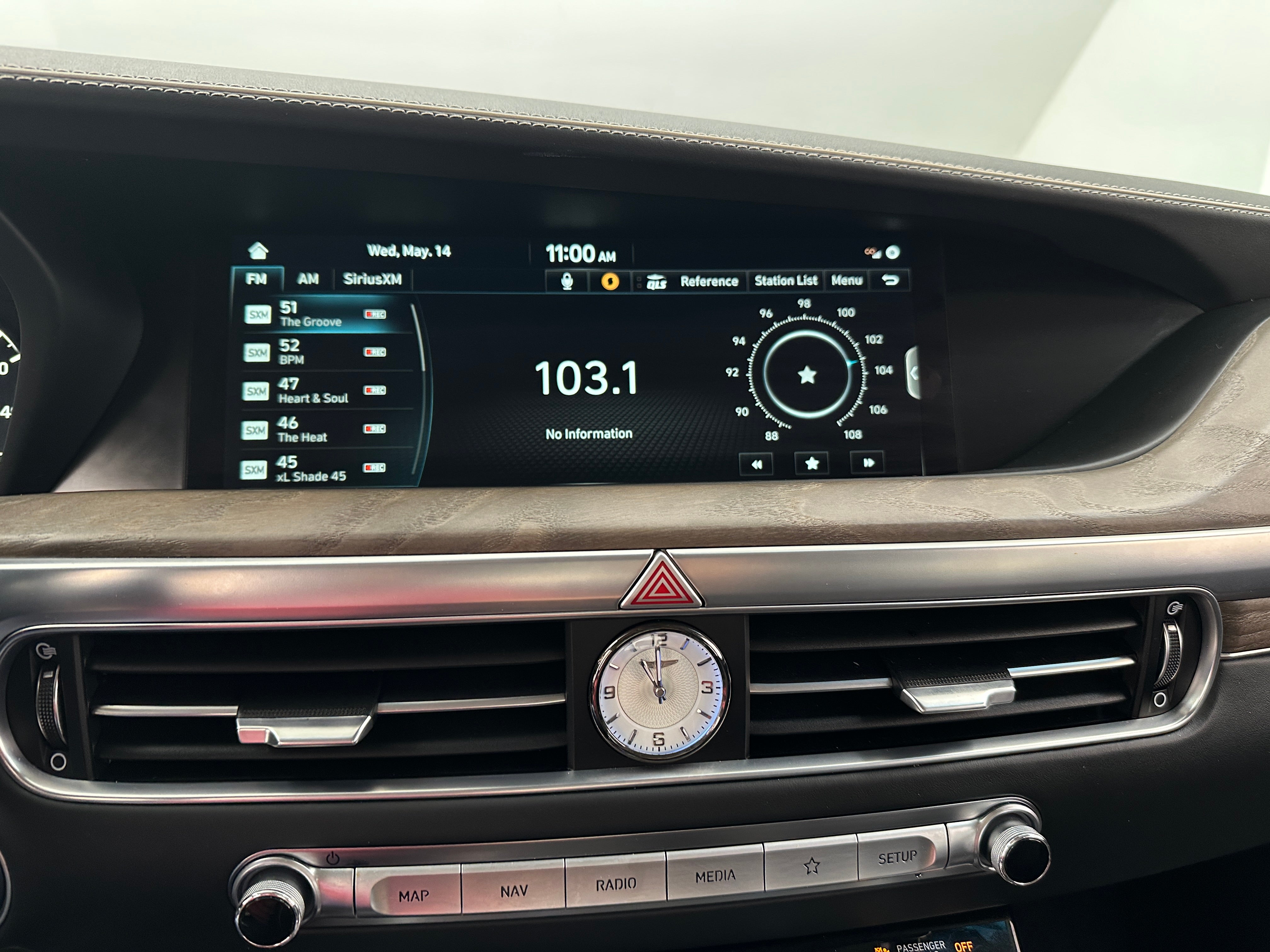 2022 Genesis G90 Ultimate 3