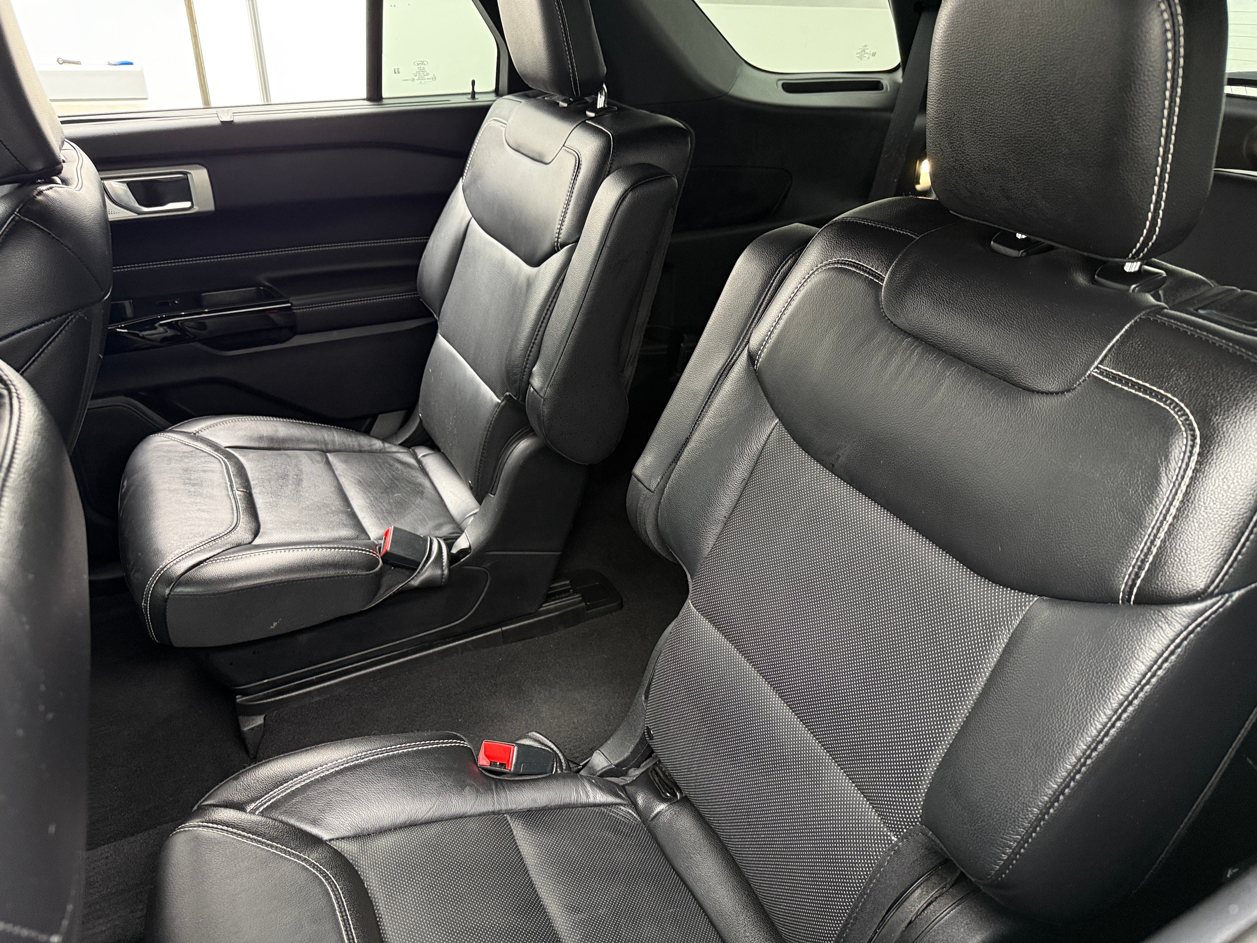 2022 Ford Explorer ST 5