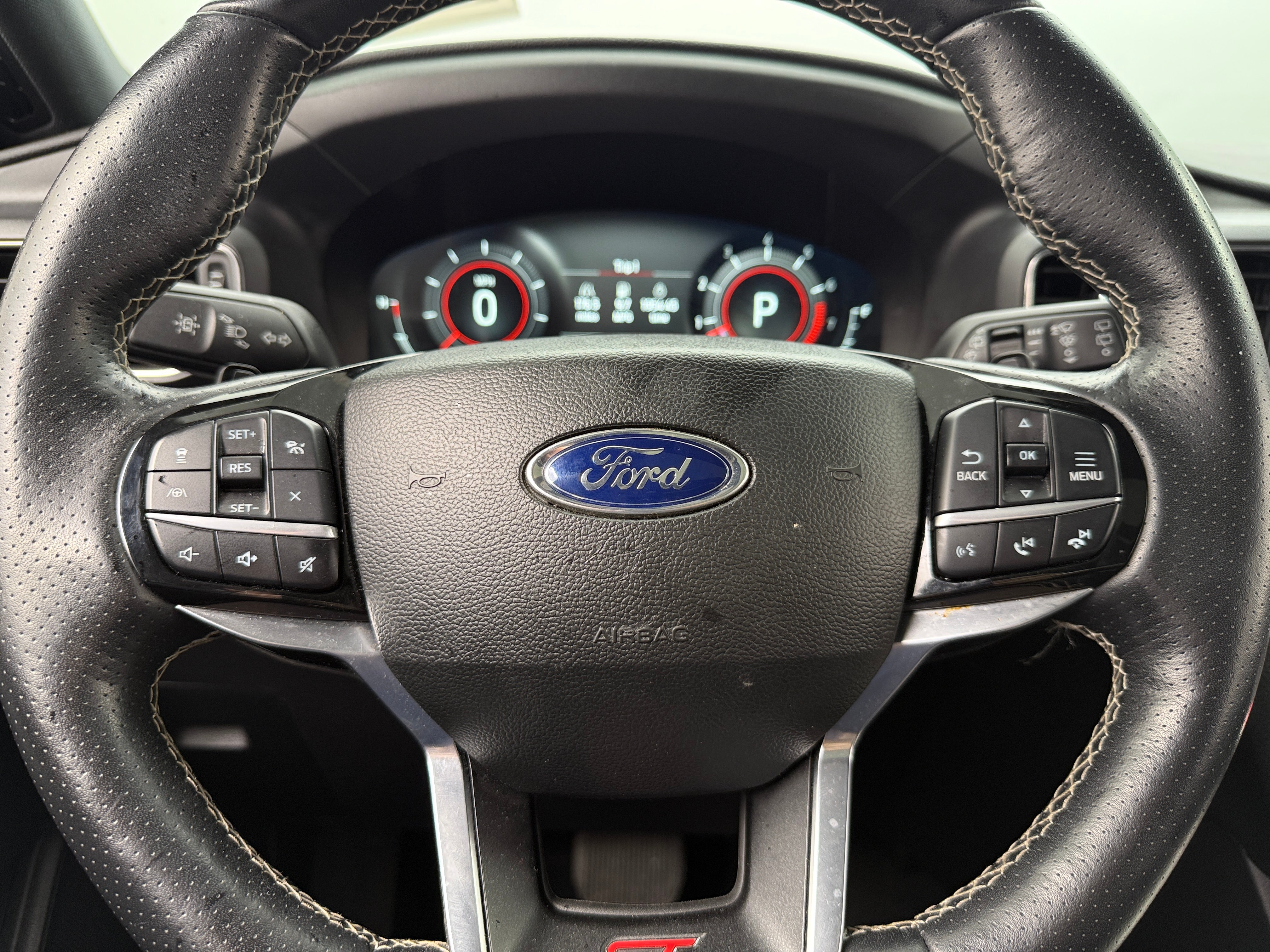 2022 Ford Explorer ST 4