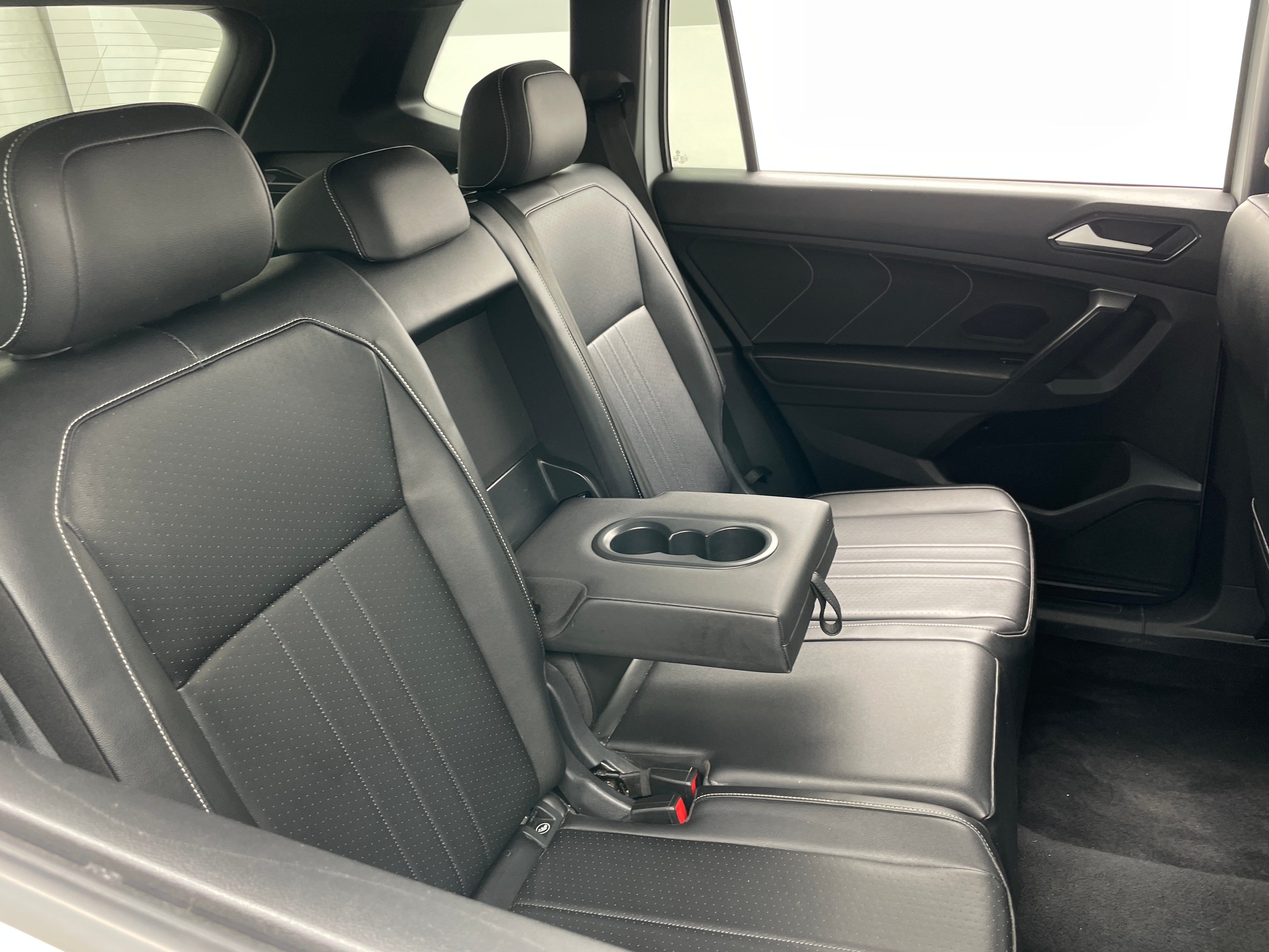 2022 Volkswagen Tiguan SE R-Line Black 5