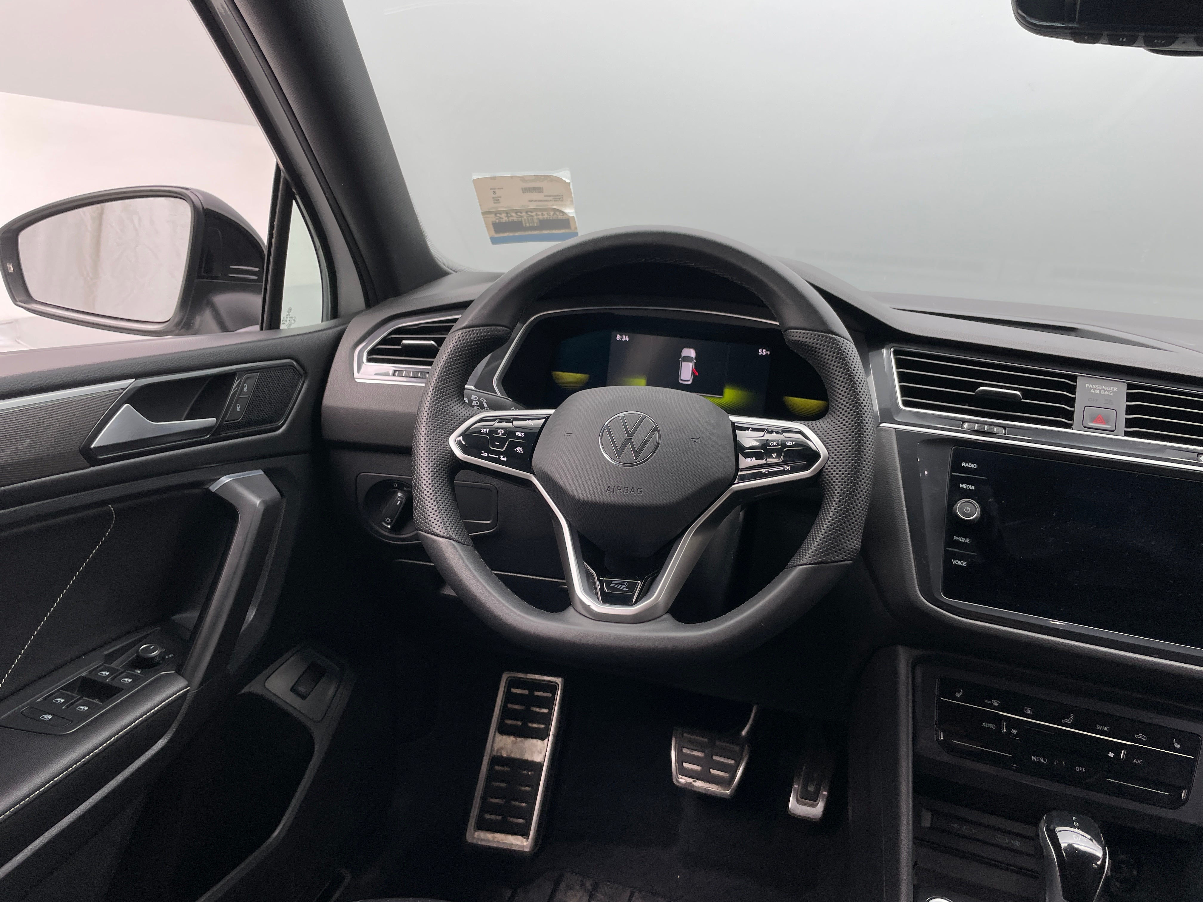 2022 Volkswagen Tiguan SE R-Line Black 4