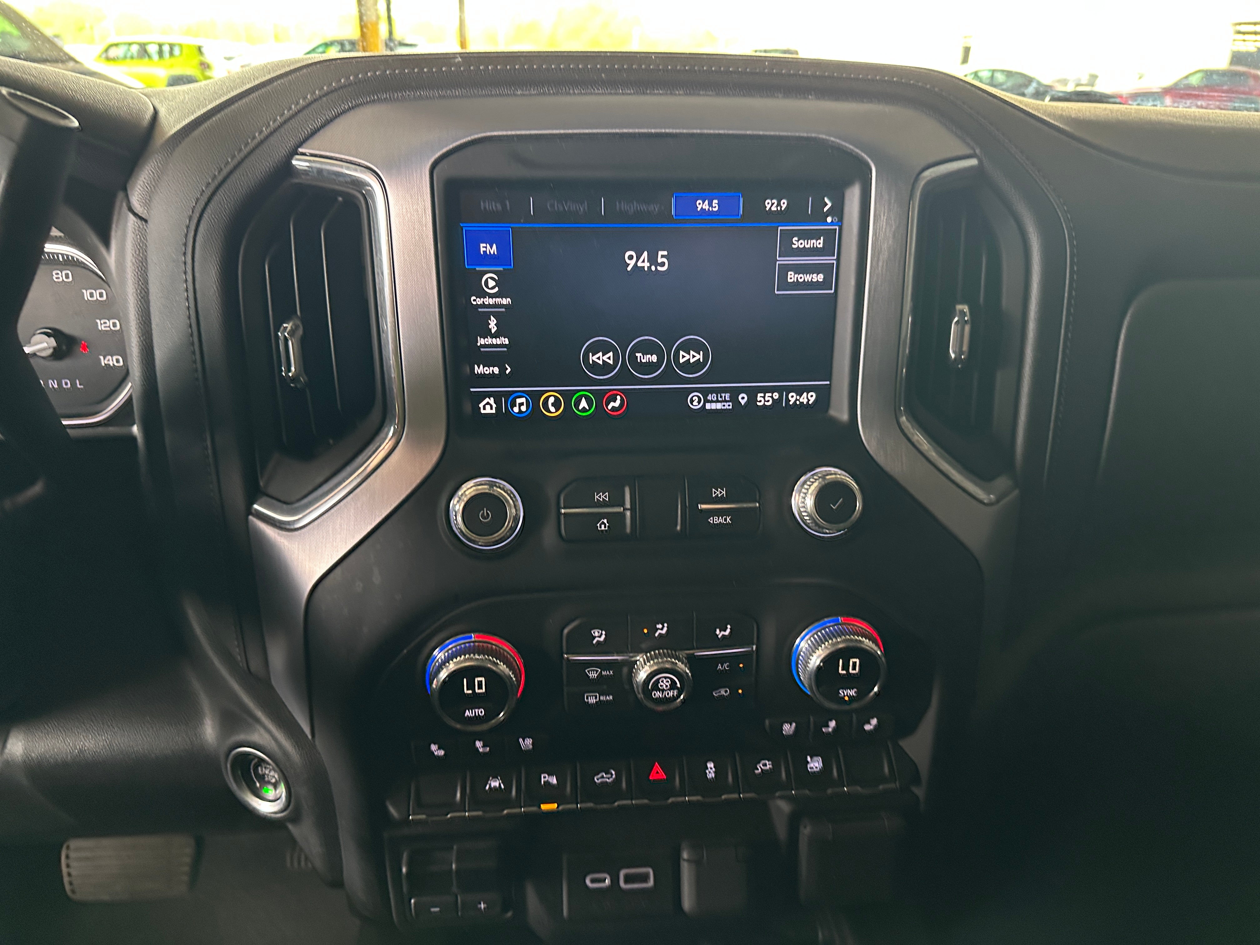 2022 GMC Sierra 1500 SLT 3