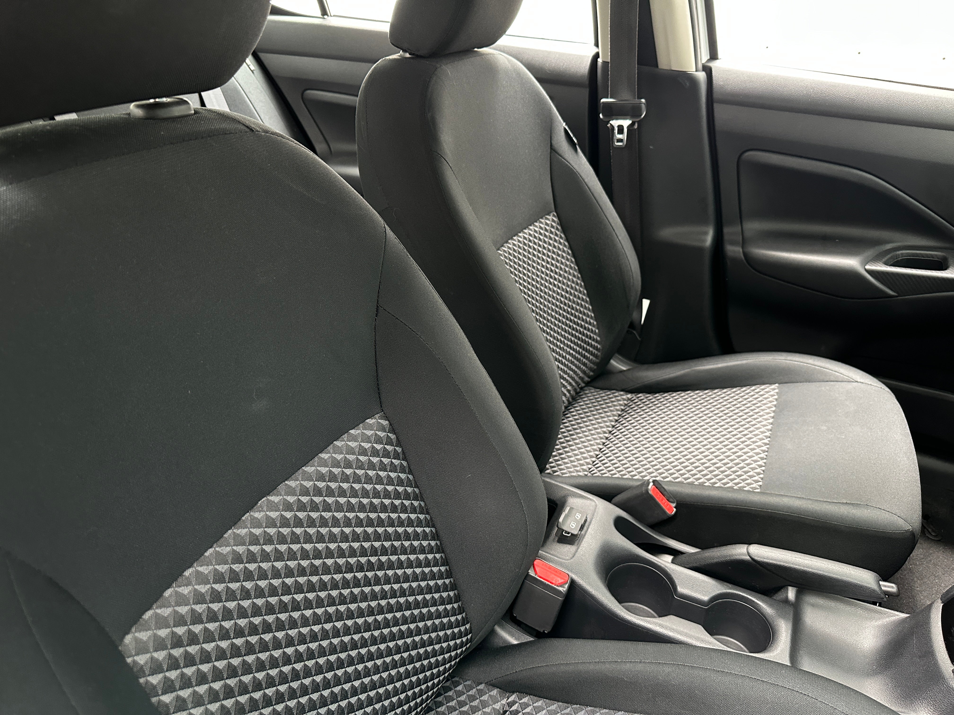 2021 Nissan Versa S 2