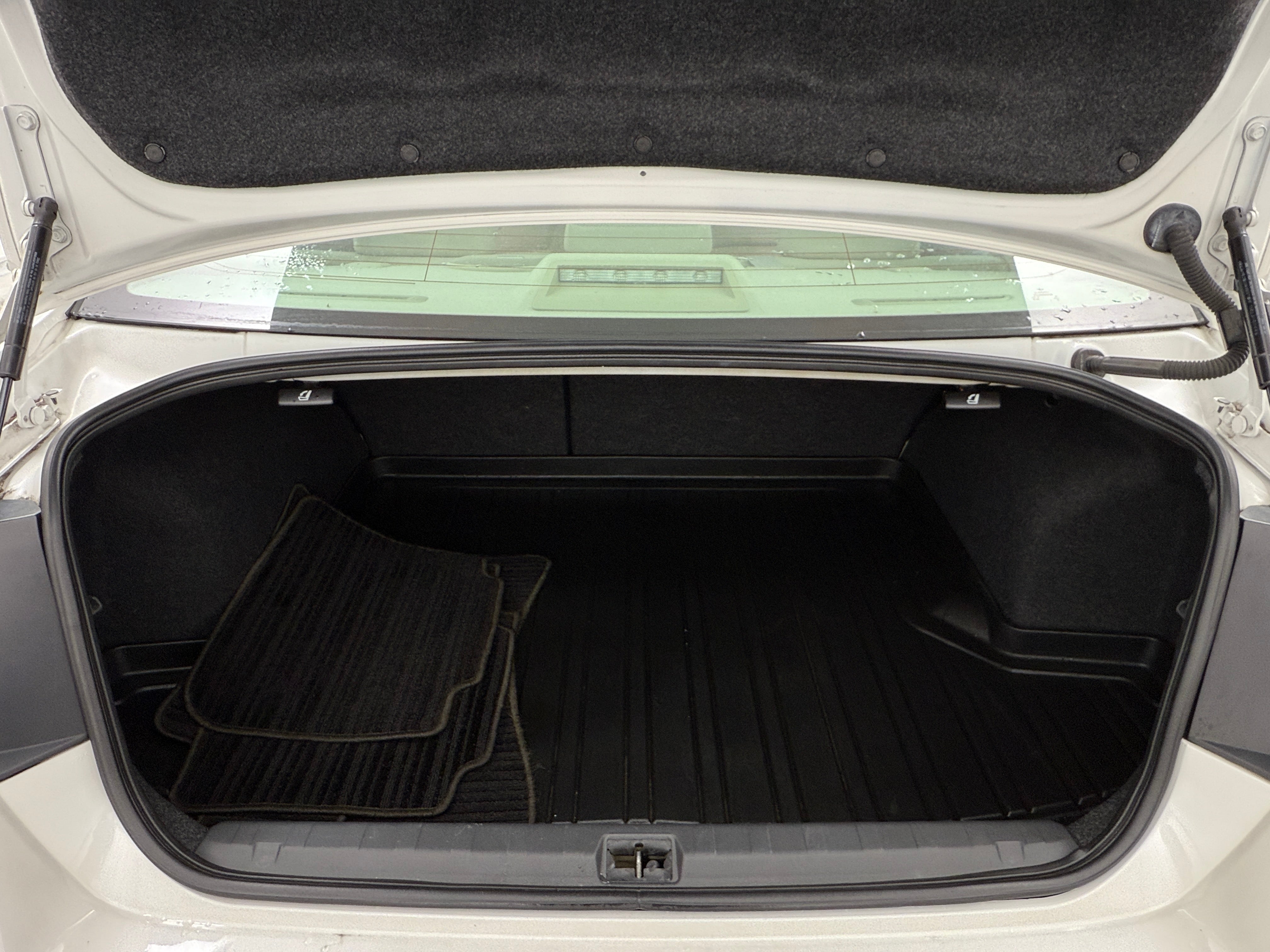 2011 Subaru Legacy Limited 6