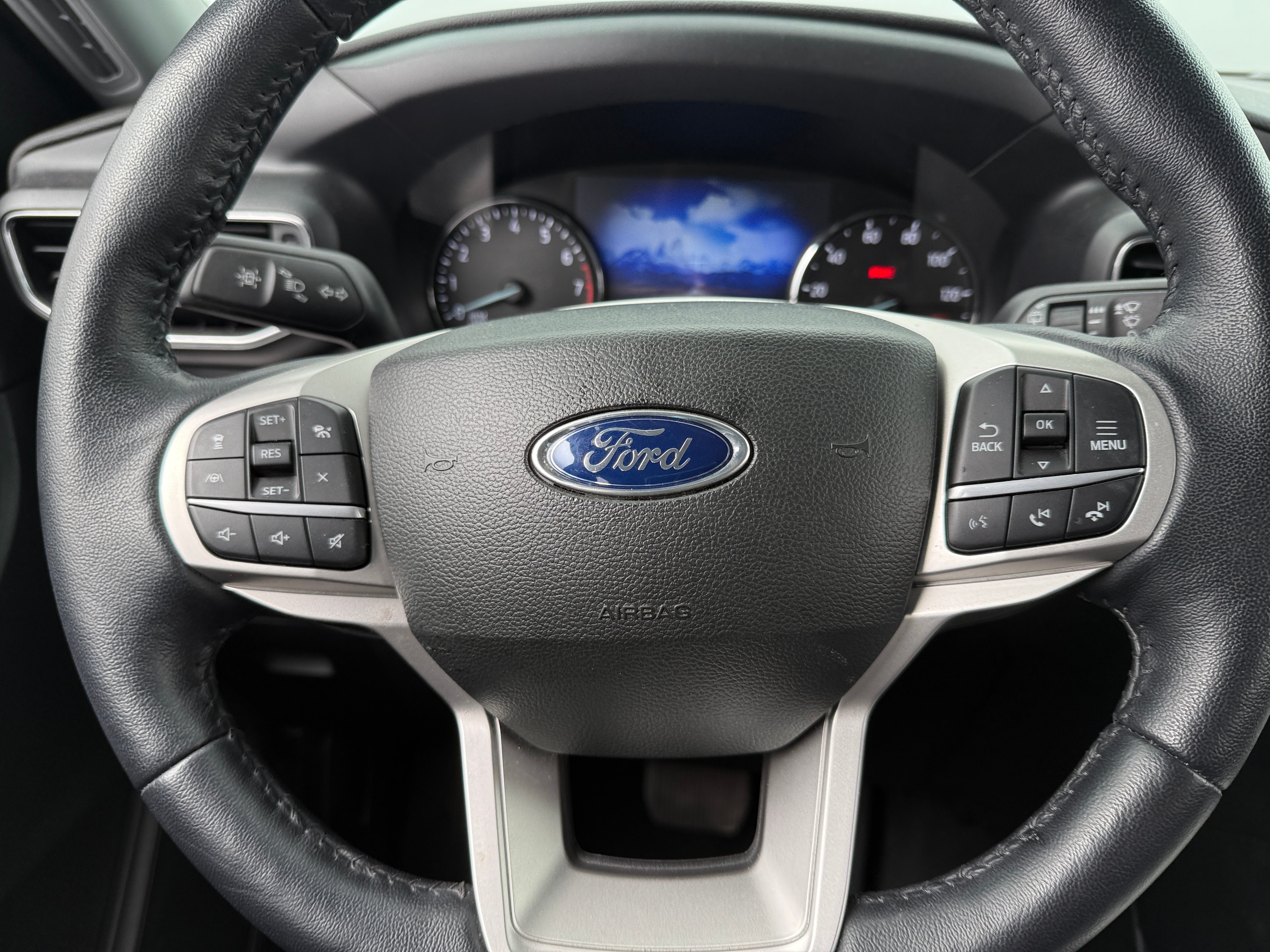 2022 Ford Explorer XLT 5