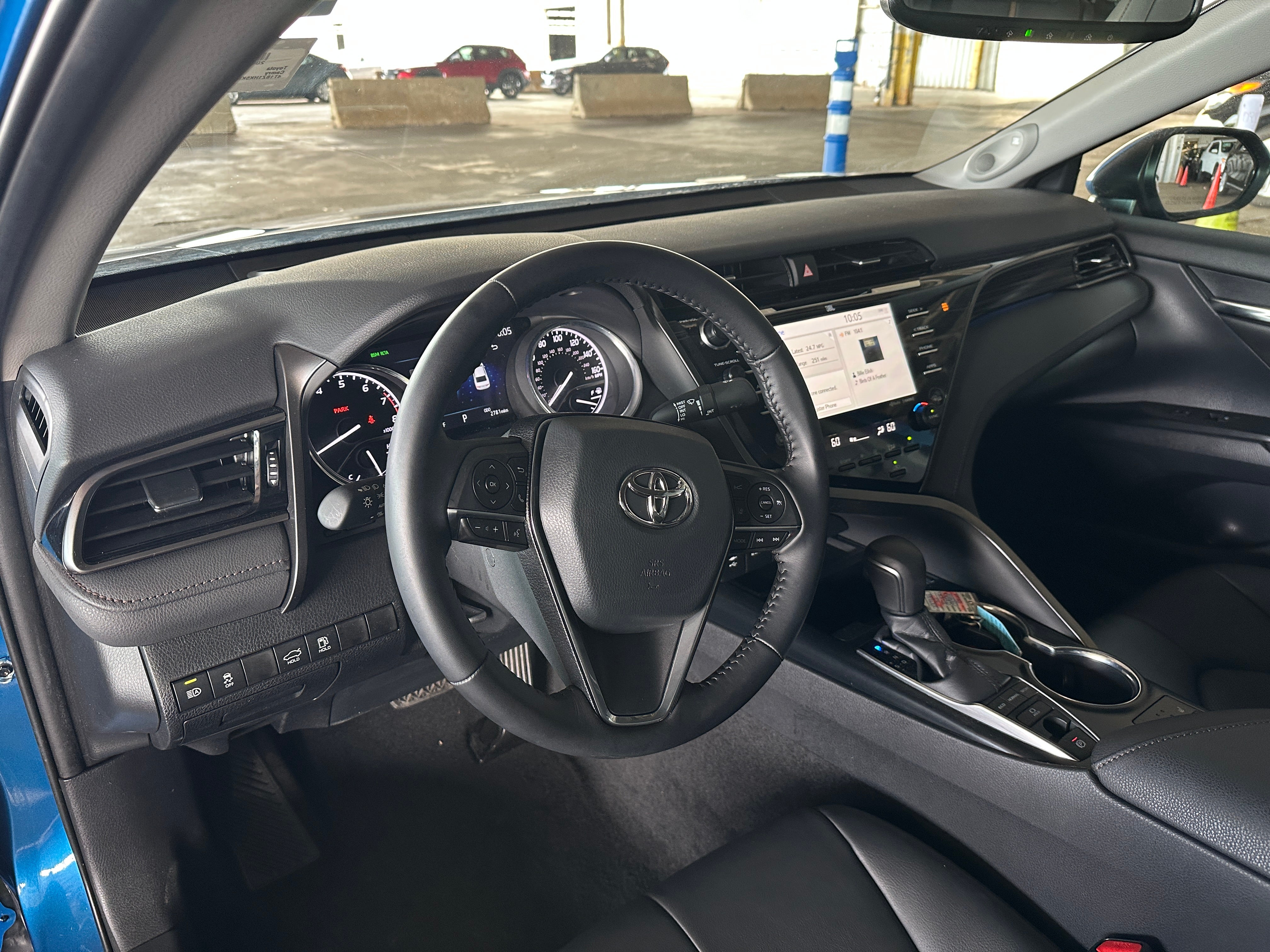 2019 Toyota Camry XLE 2