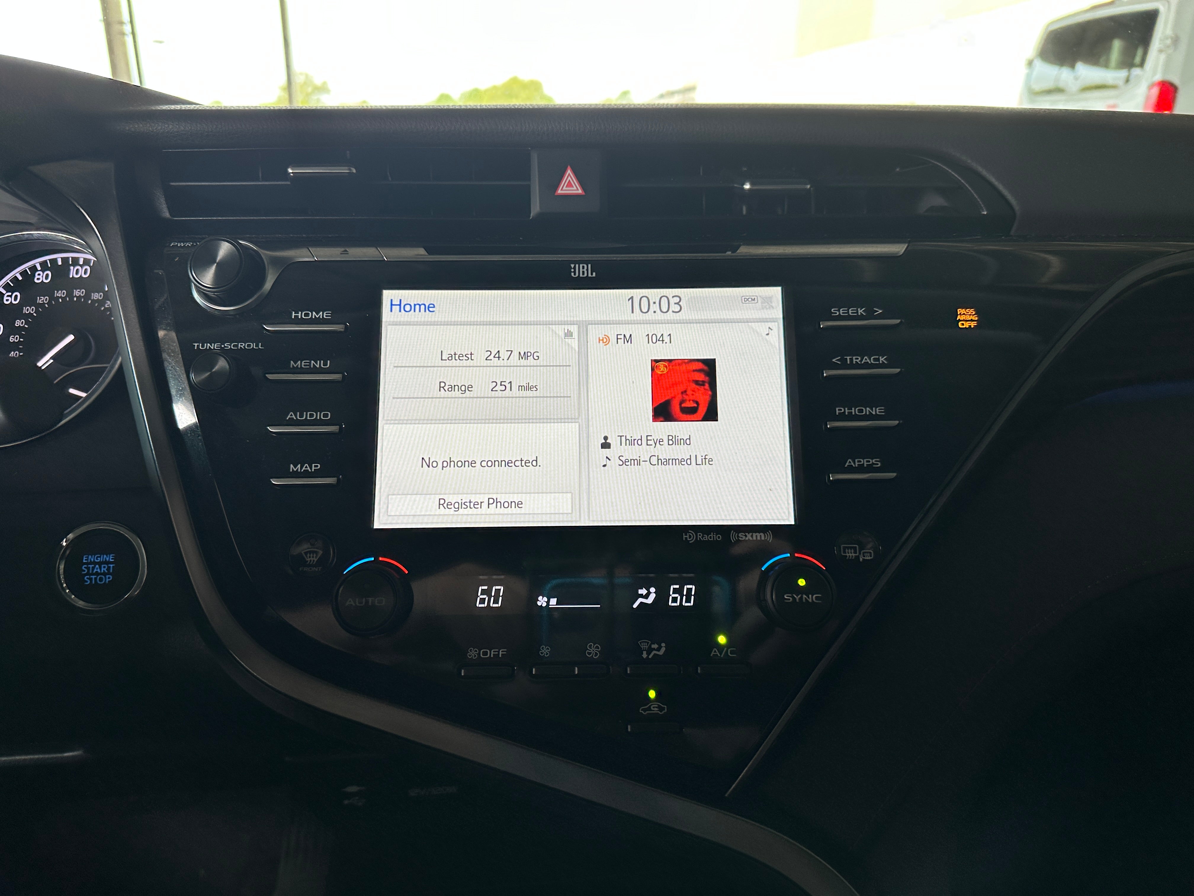 2019 Toyota Camry XLE 3