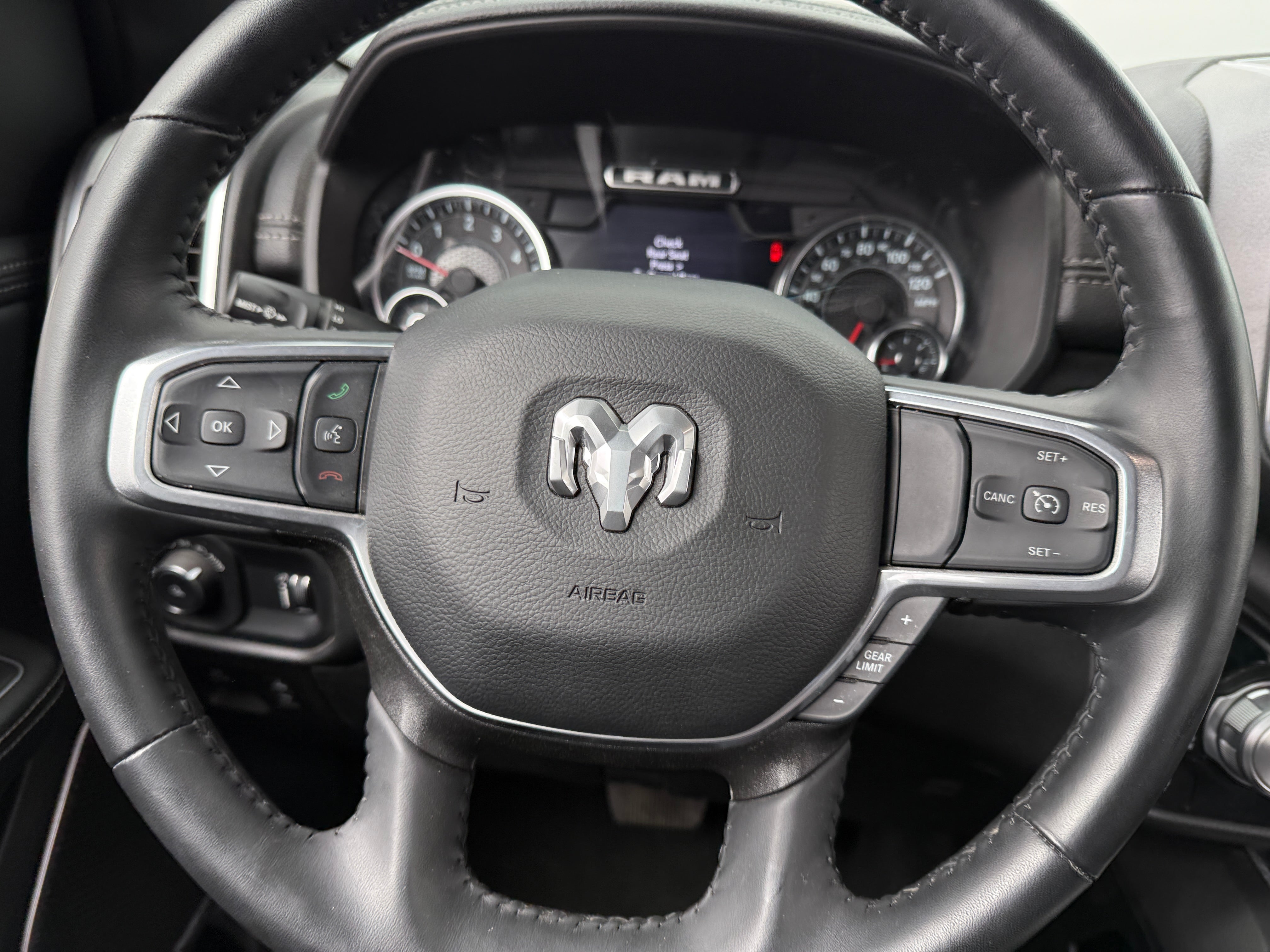 2023 RAM 1500 Laramie 4