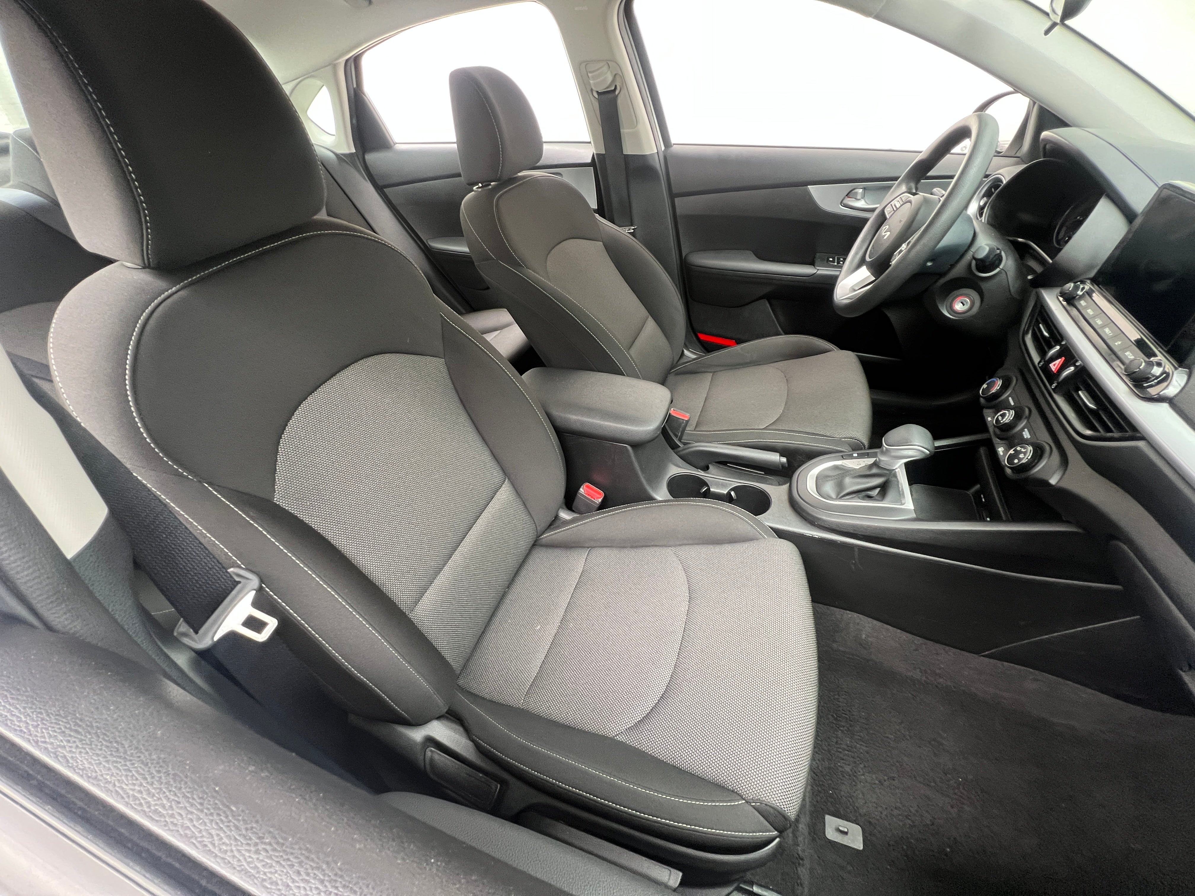 2023 Kia Forte LXS 2
