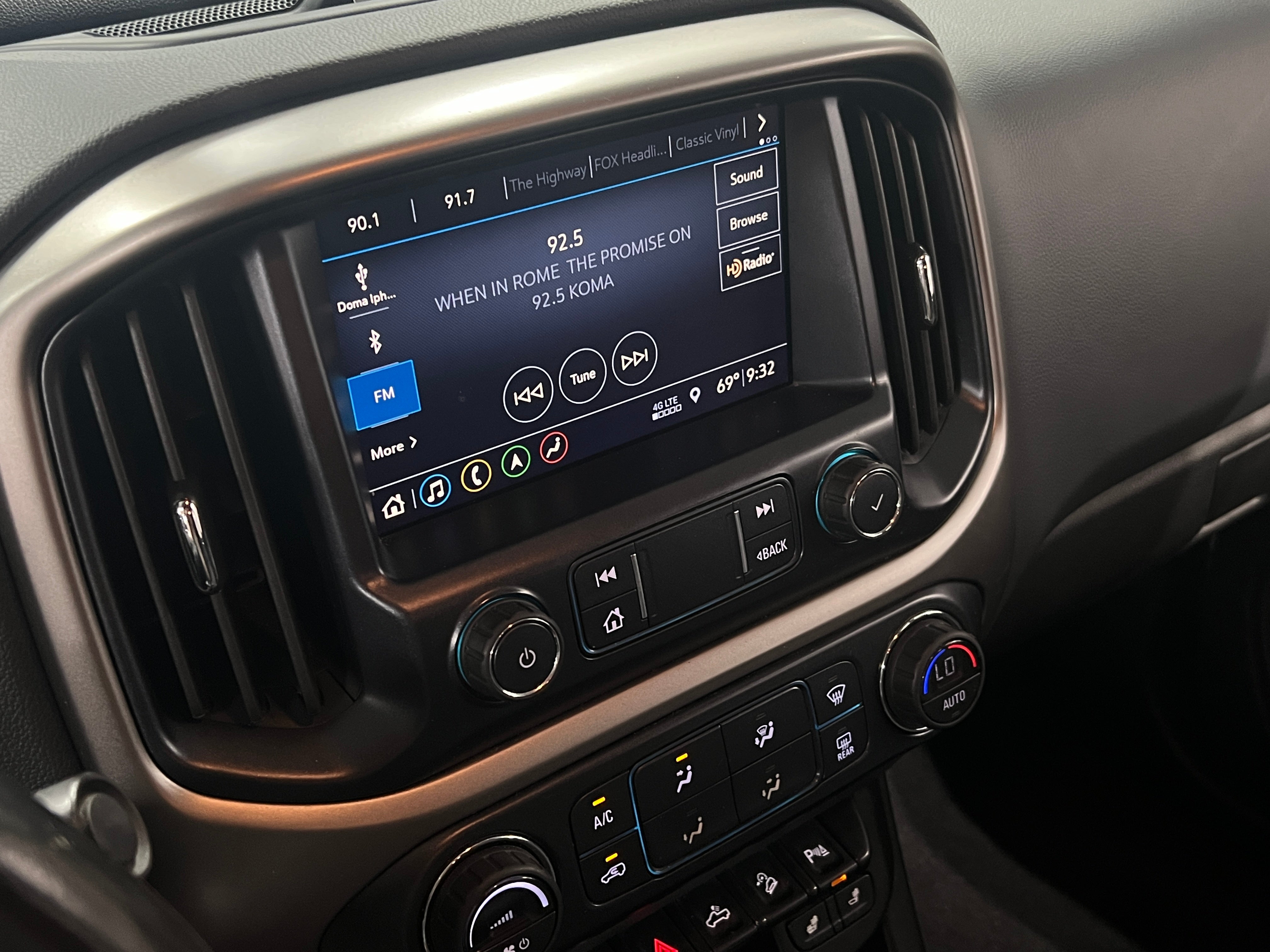 2021 Chevrolet Colorado Z71 3