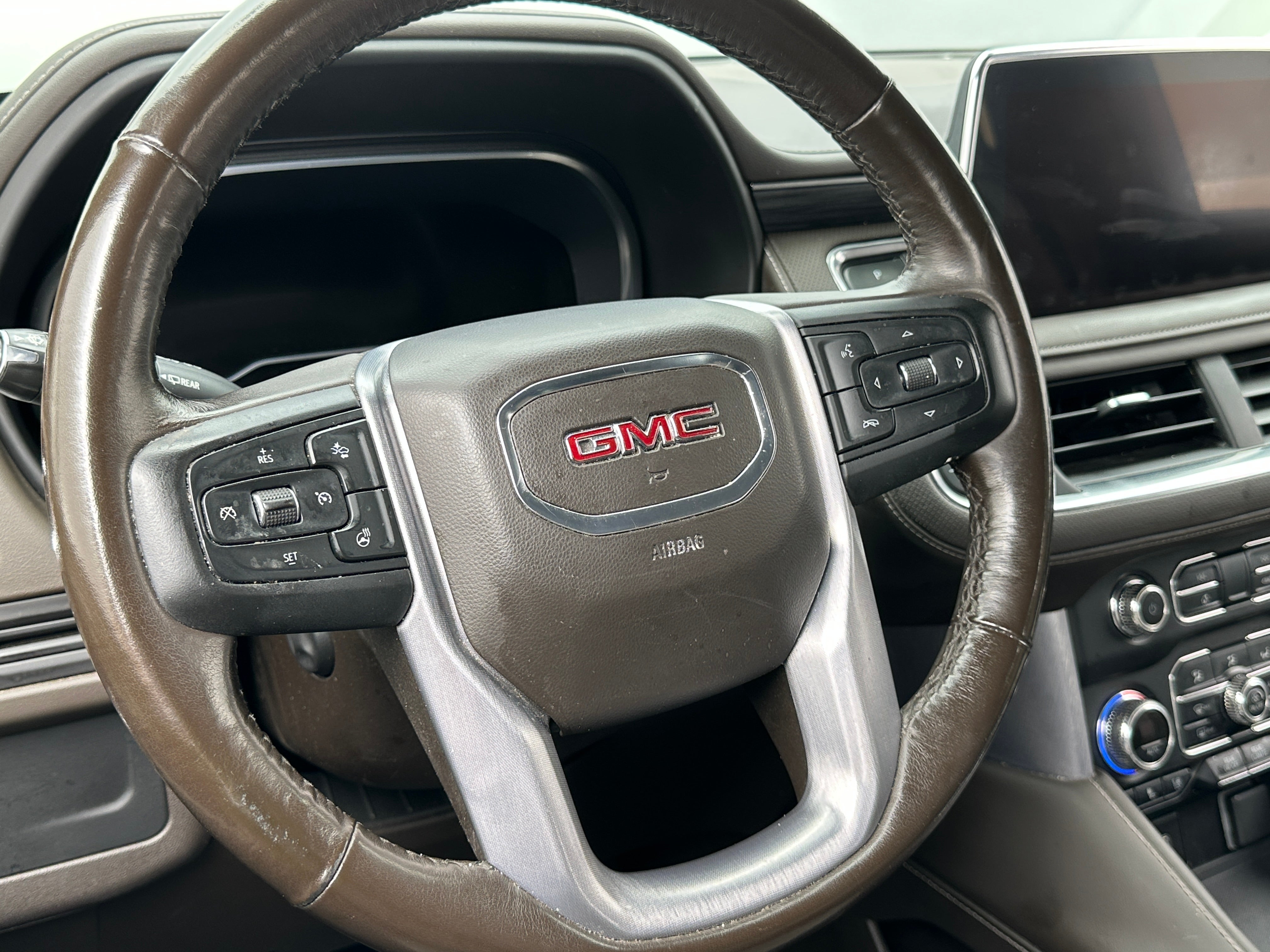 2022 GMC Yukon SLT 4