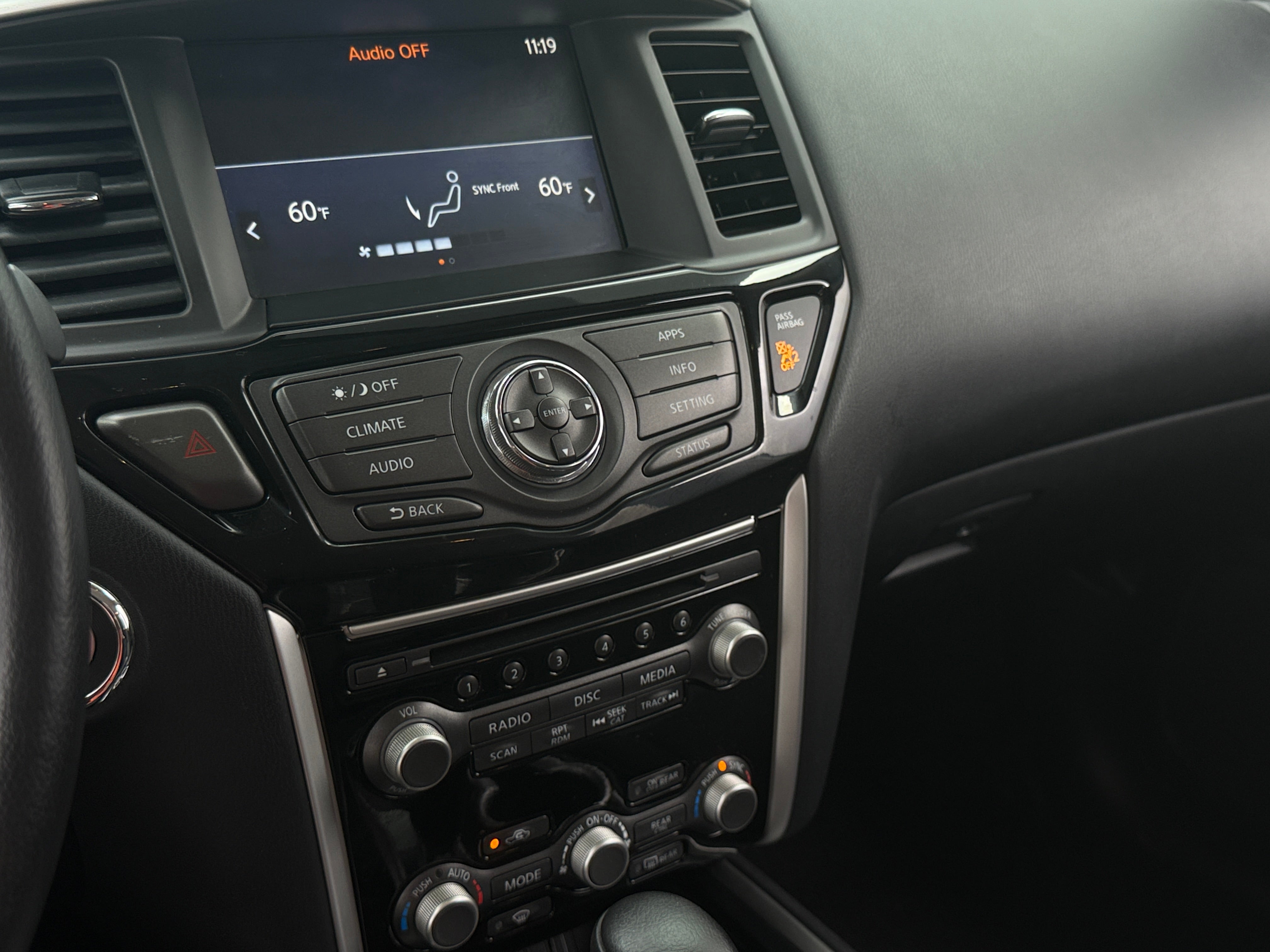 2019 Nissan Pathfinder SV 4
