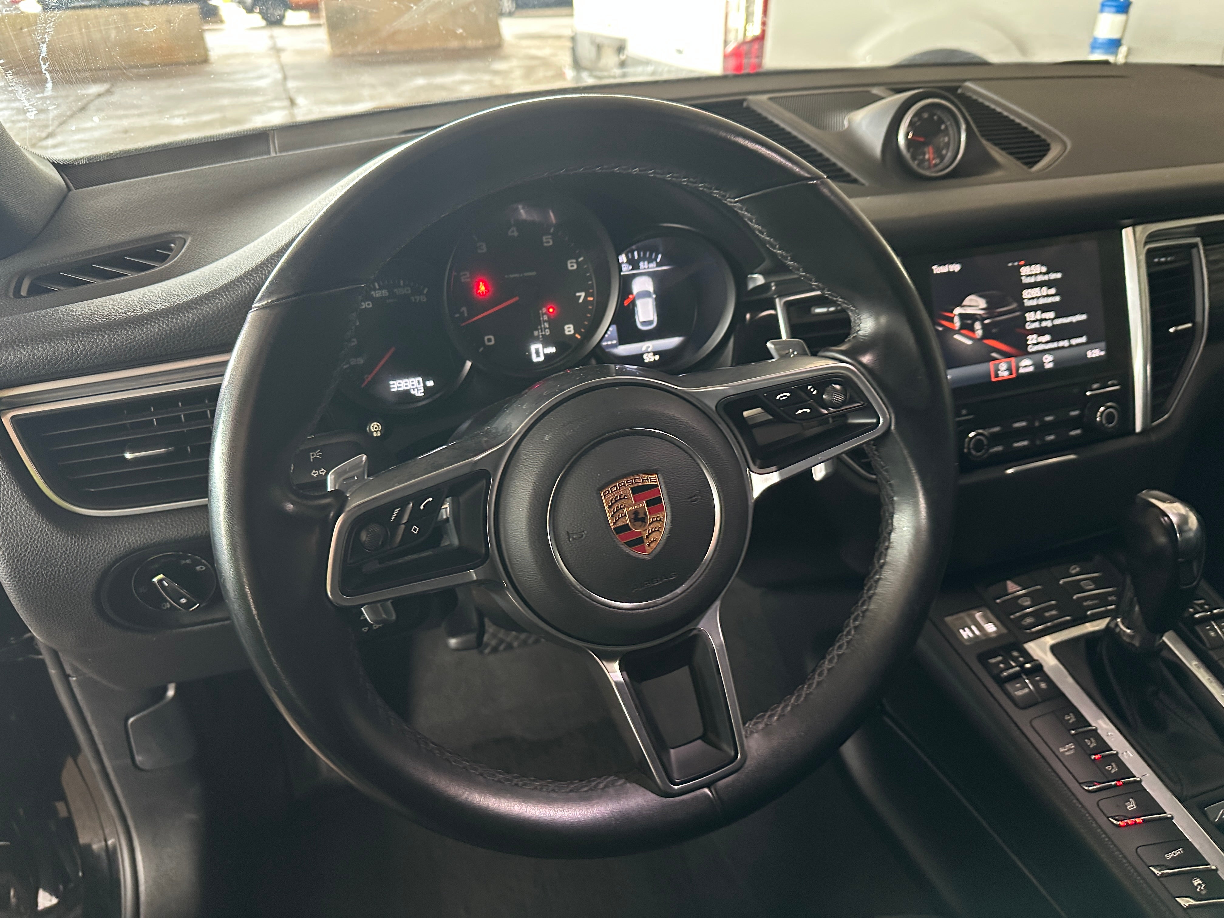 2018 Porsche Macan Base 4
