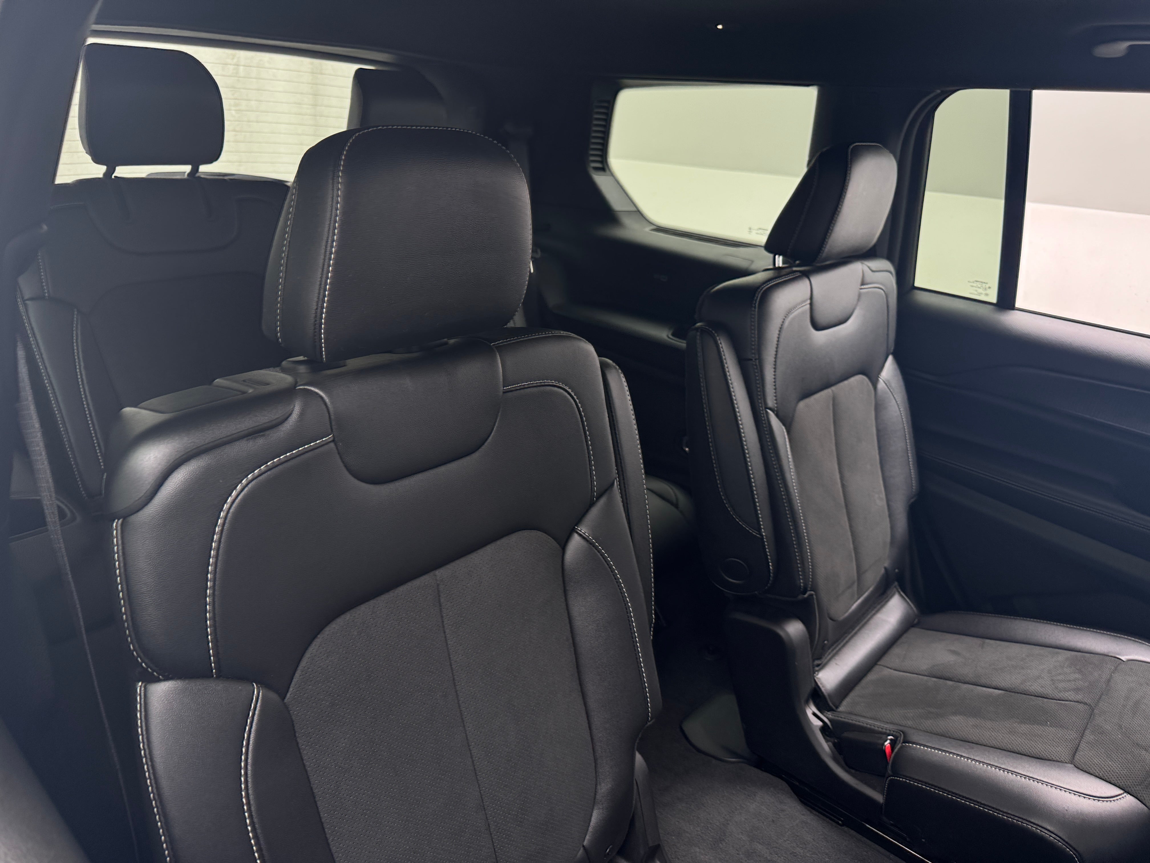 2023 Jeep Grand Cherokee L Altitude 5