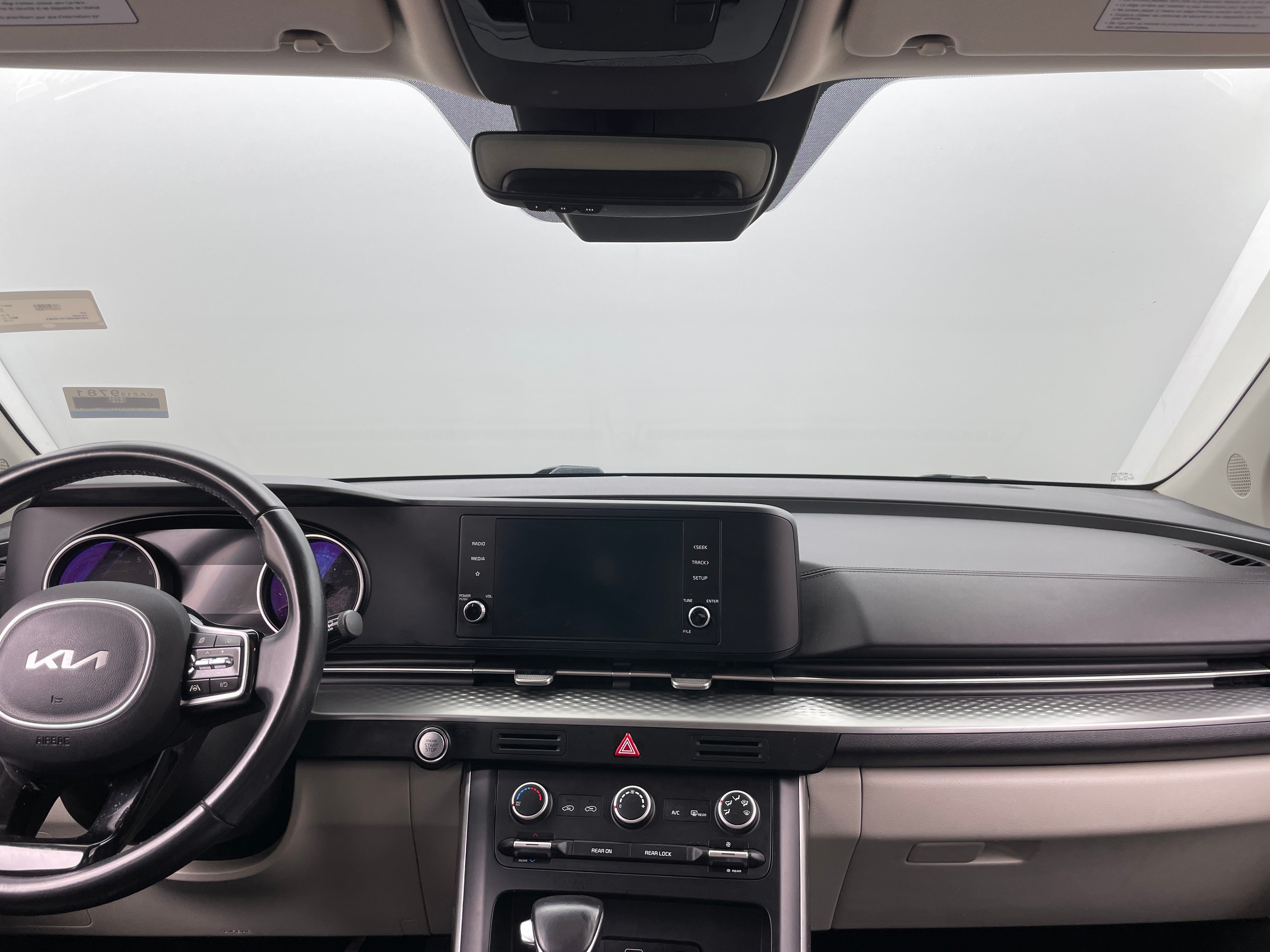 2022 Kia Carnival LX 2