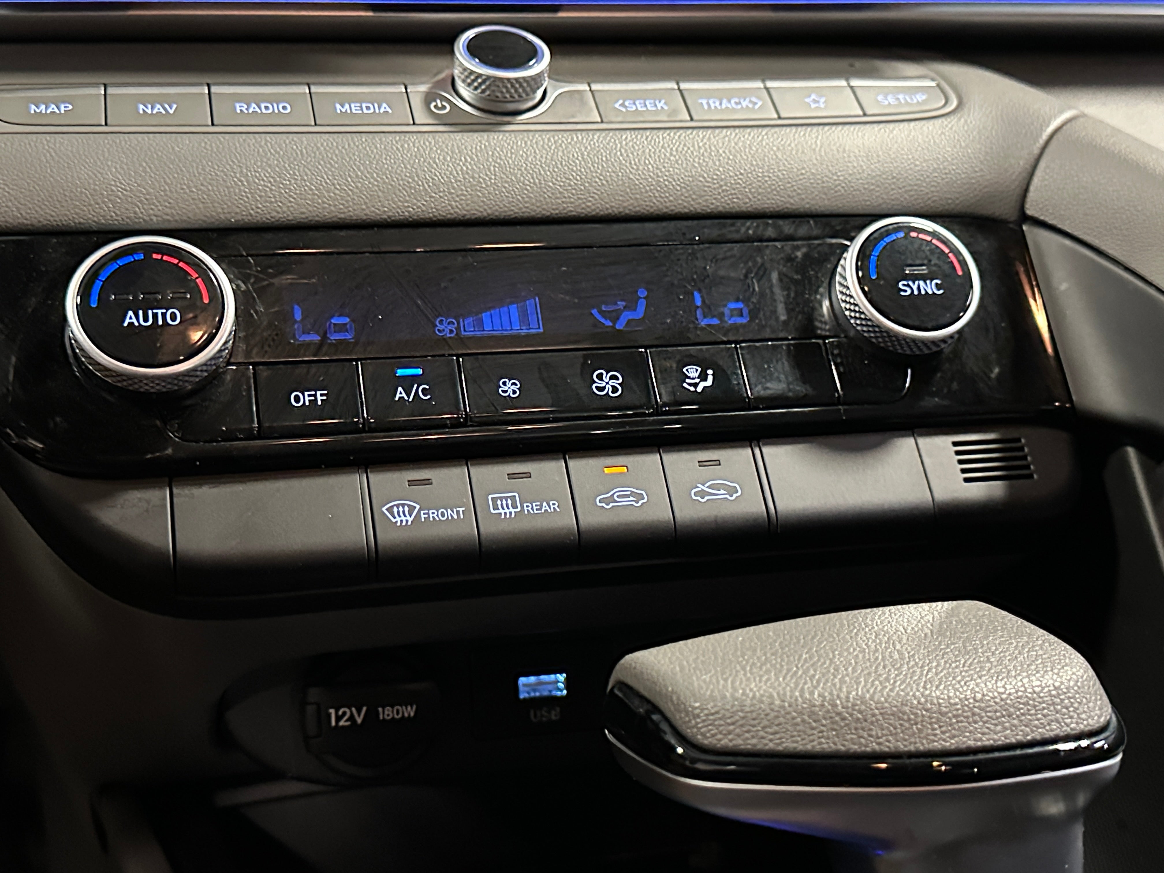 2024 Hyundai Elantra SEL 4