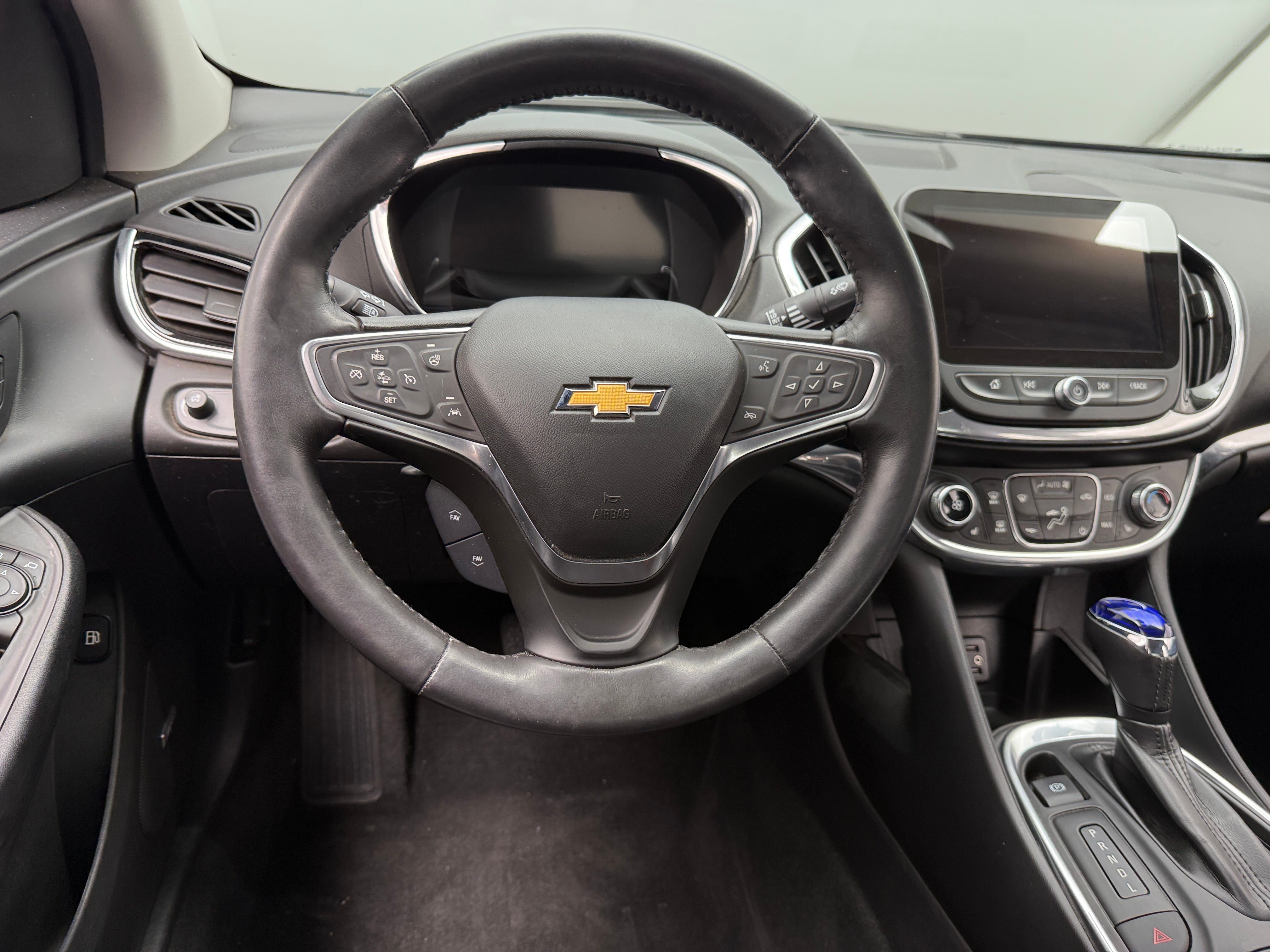 Thumbnail: 2017 Chevrolet Volt - 4