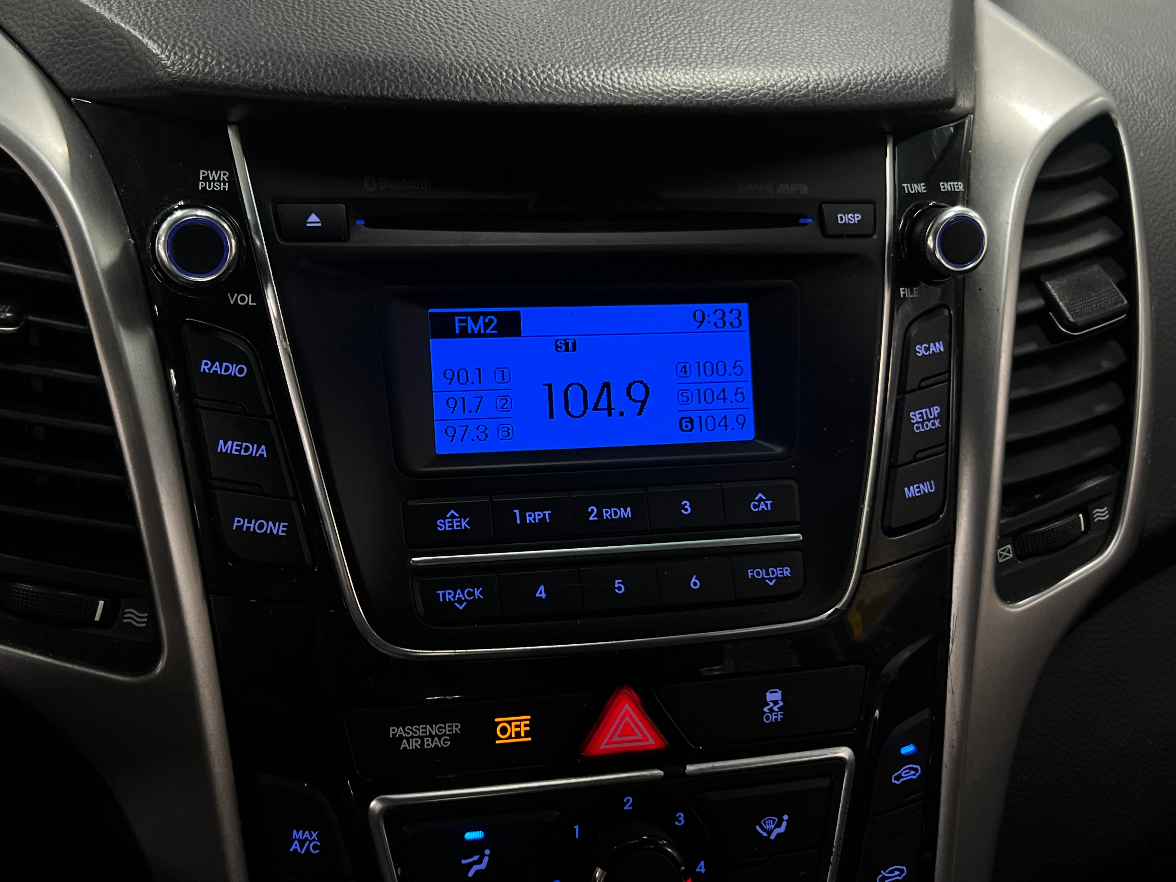 2017 Hyundai Elantra Base 4