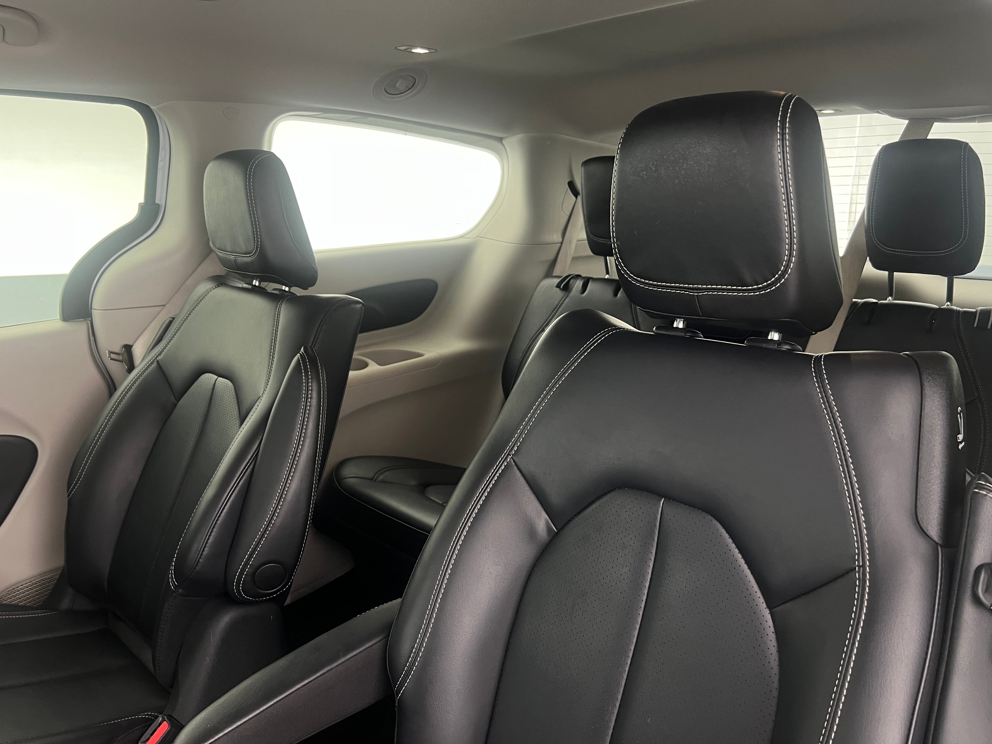 2023 Chrysler Pacifica Hybrid Touring L 5
