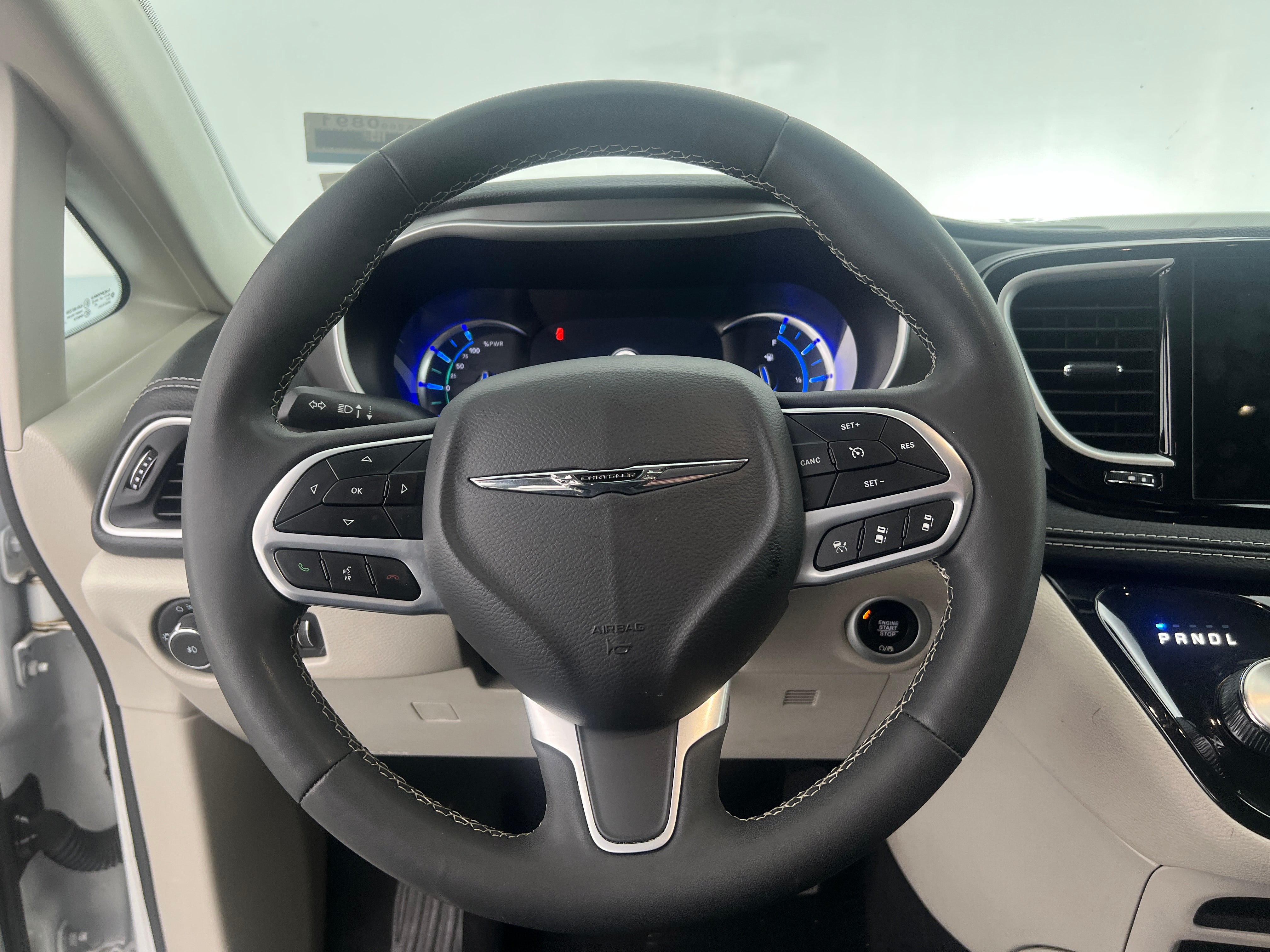 2023 Chrysler Pacifica Hybrid Touring L 4