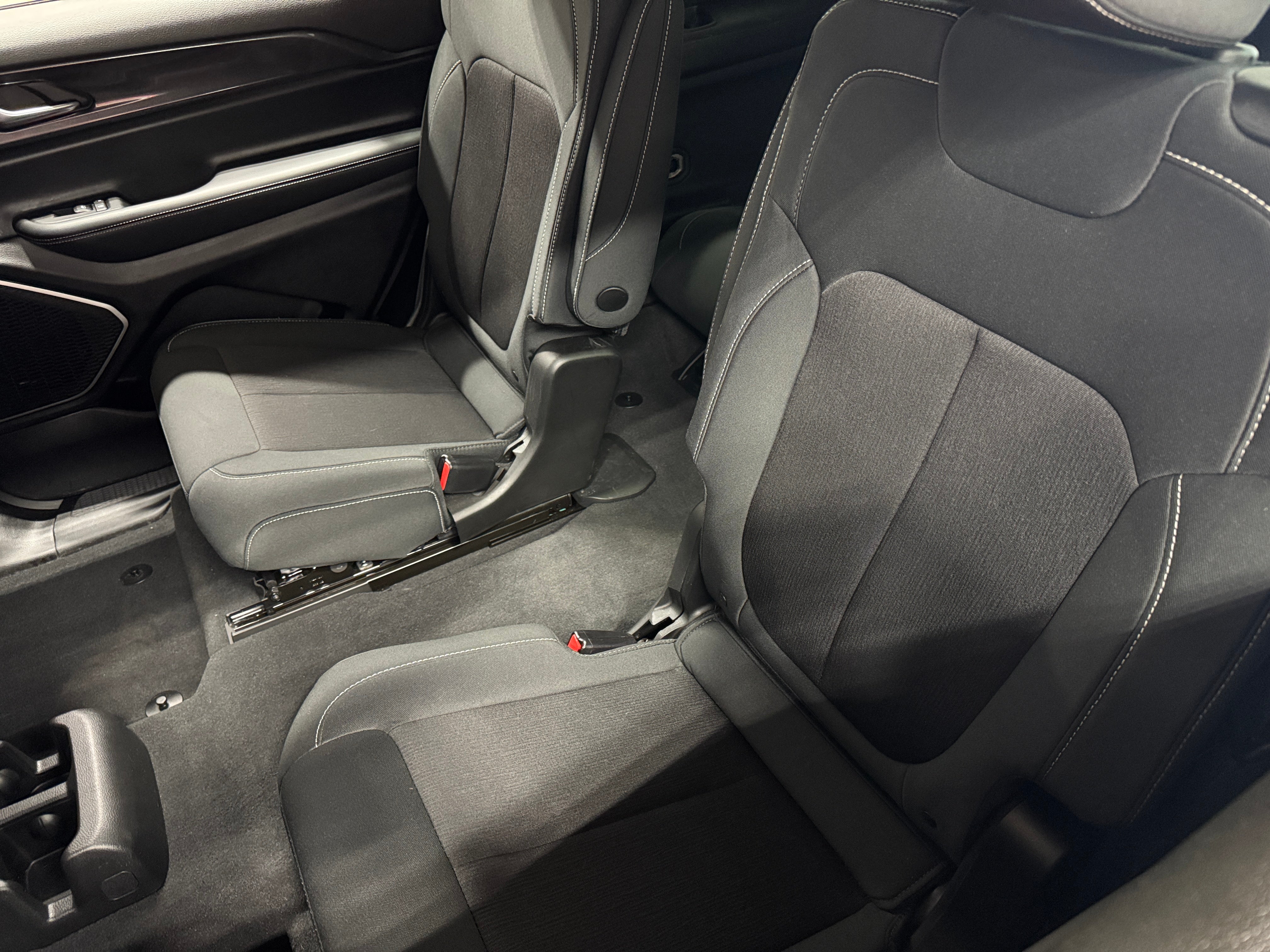 2022 Jeep Grand Cherokee L Laredo 6