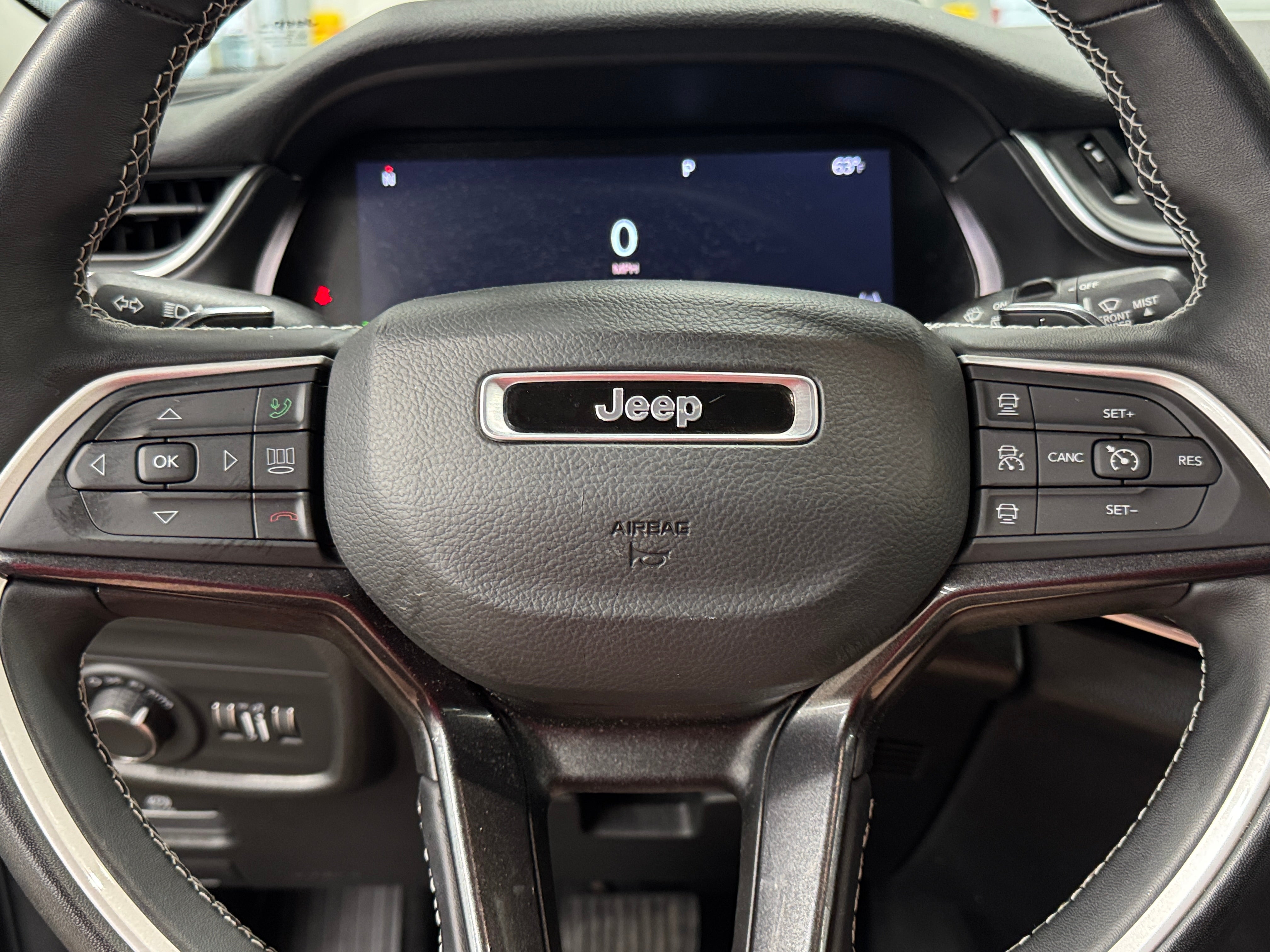 2022 Jeep Grand Cherokee L Laredo 5